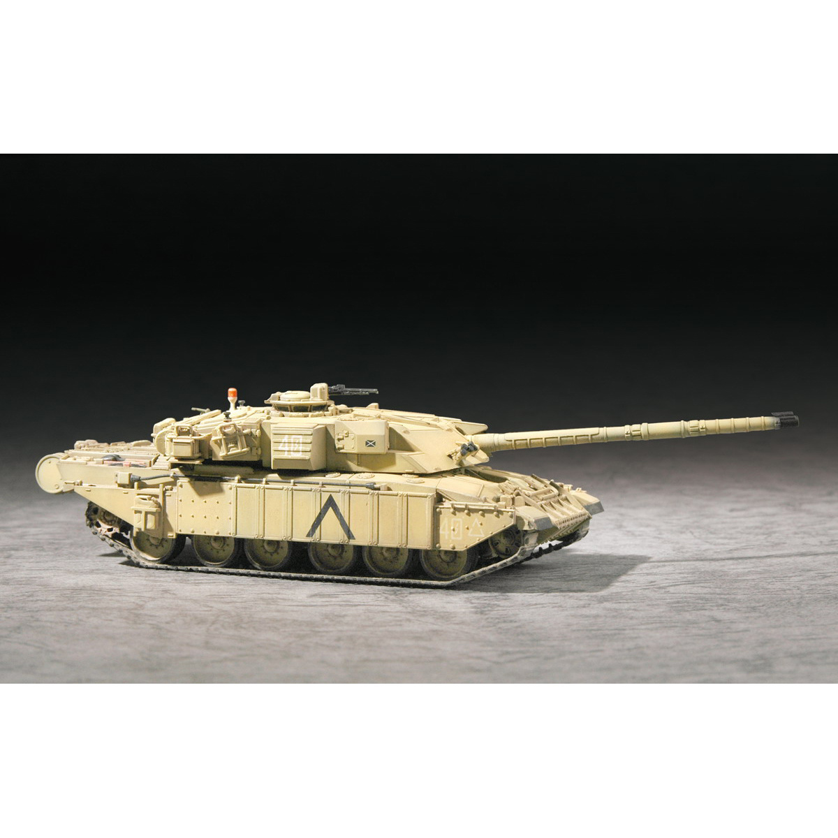 07105 Трубач 1/72 British Challenger 1MBT (Desert Version)