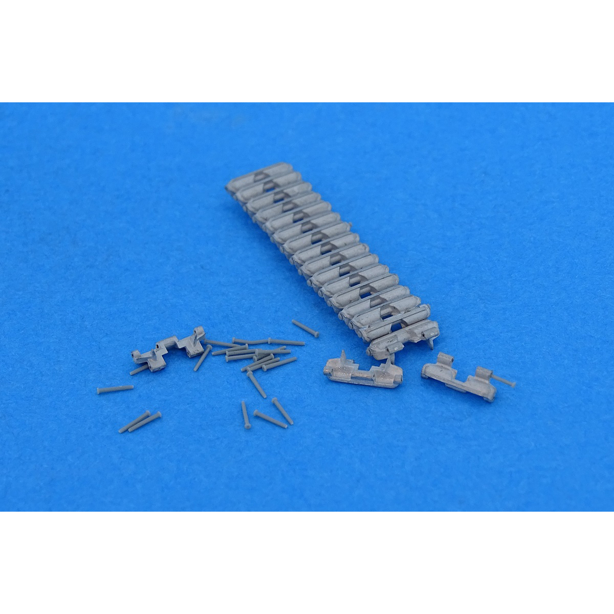 MTL-35187 Masterclub 1/35 Траки наборные железные для Renault R35/R39