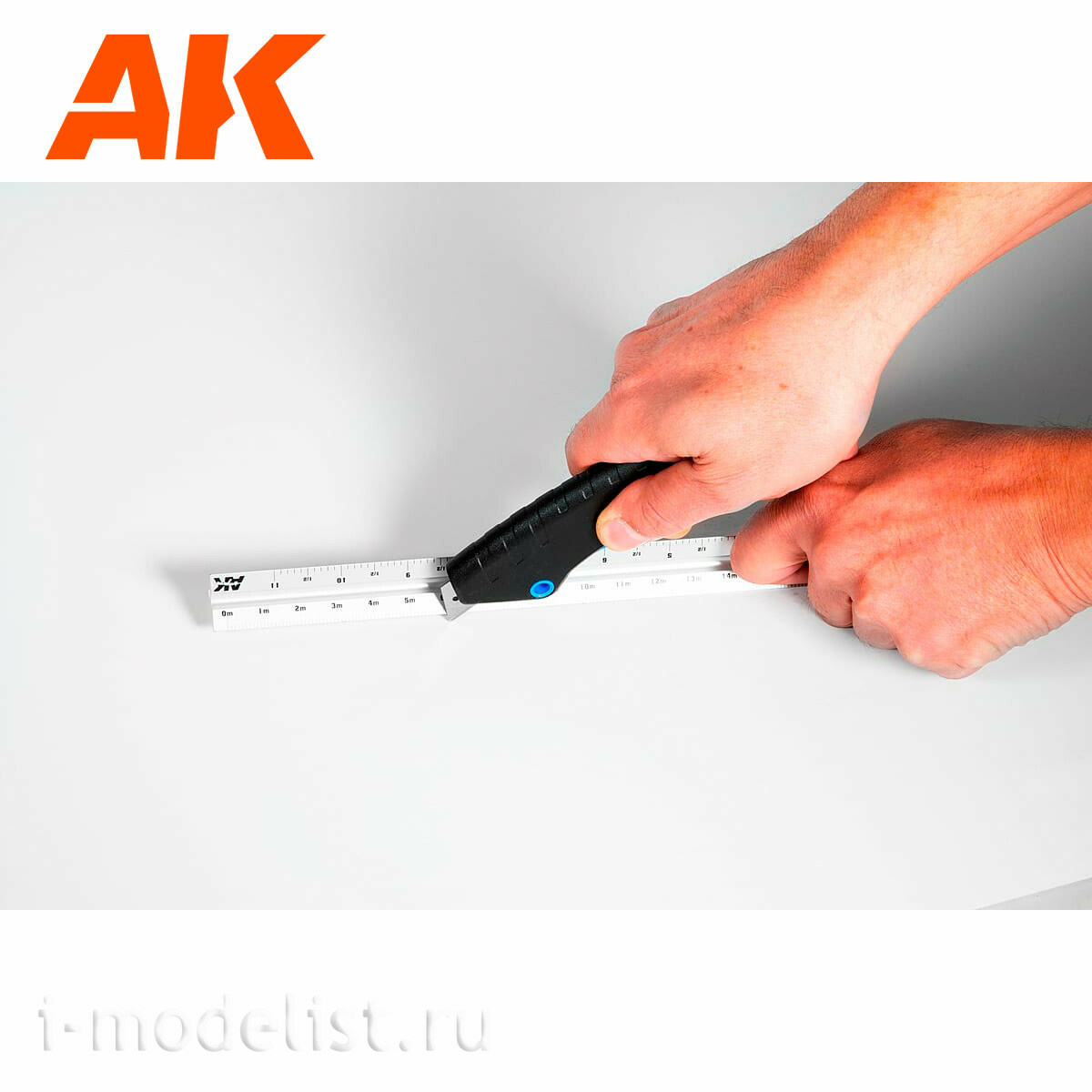 AK9049 AK Interactive Металлическая многомасштабная треугольная линейка