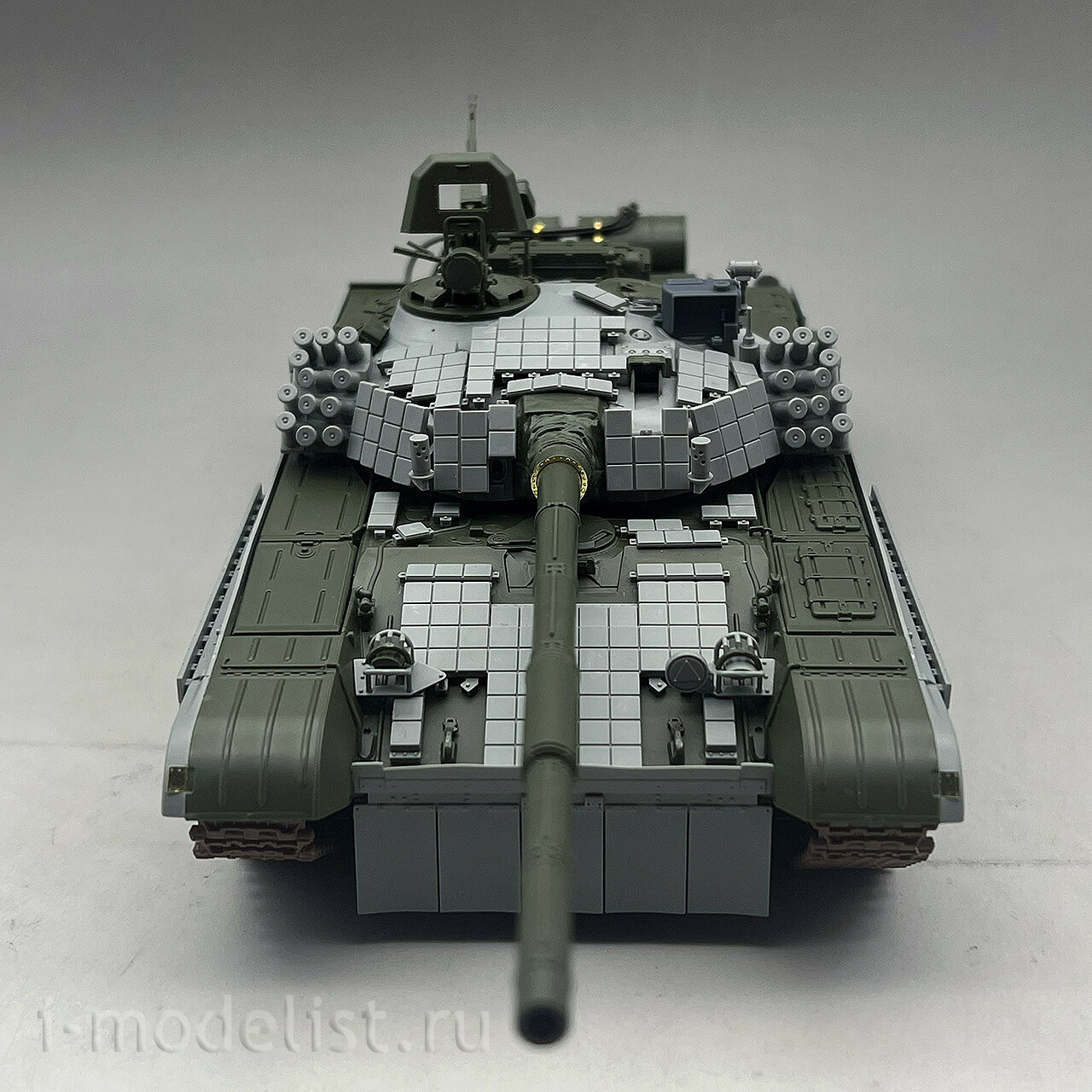 35A069 Amusing Hobby 1/35 Польский основной боевой танк PT-91
