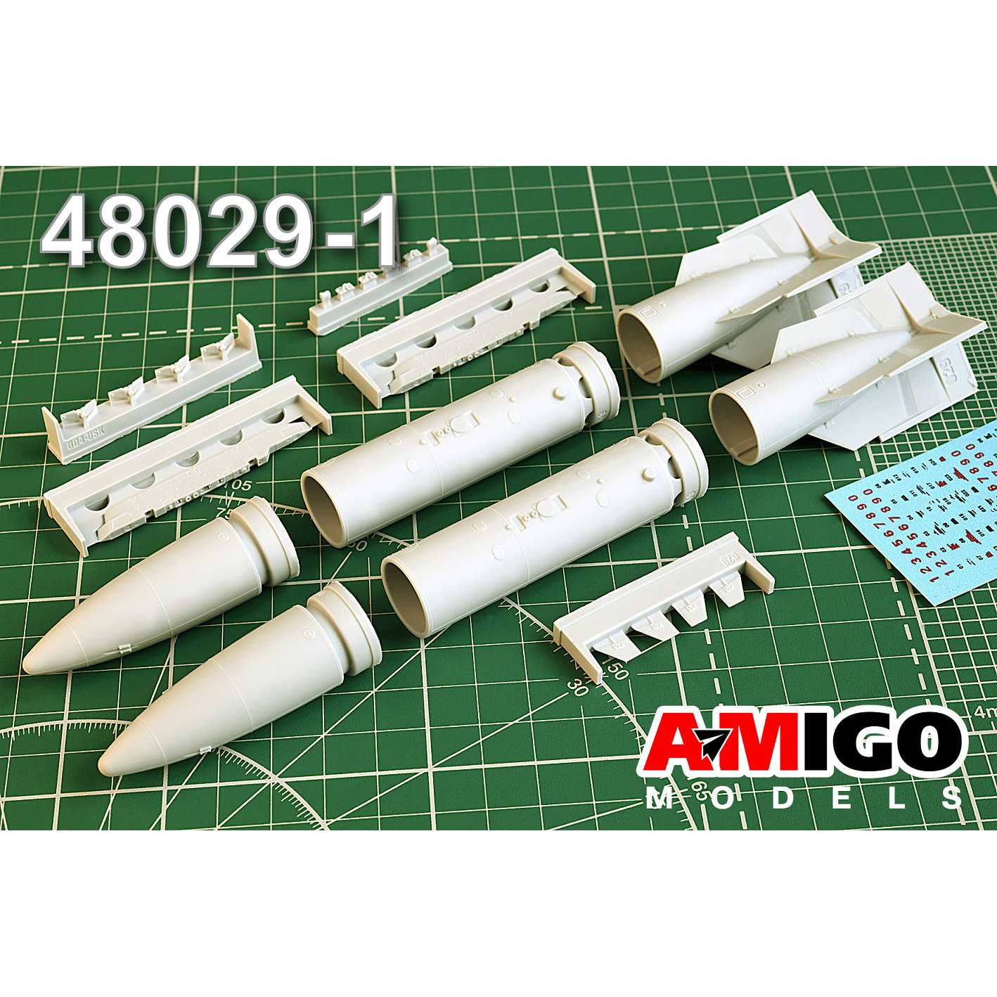 AMG48029-1 Amigo Models 1/48 Подвесной топливный бак ПТБ-3000 (48029-1) для C-24М, C-34