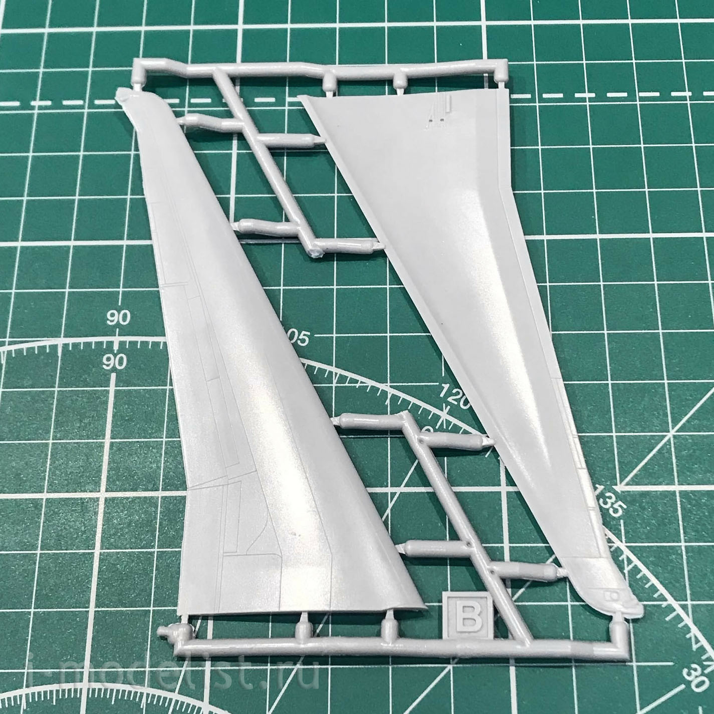 144112-6 Восточный экспресс 1/144 Авиалайнер MD-80 поздний SAS (Limited Edision)