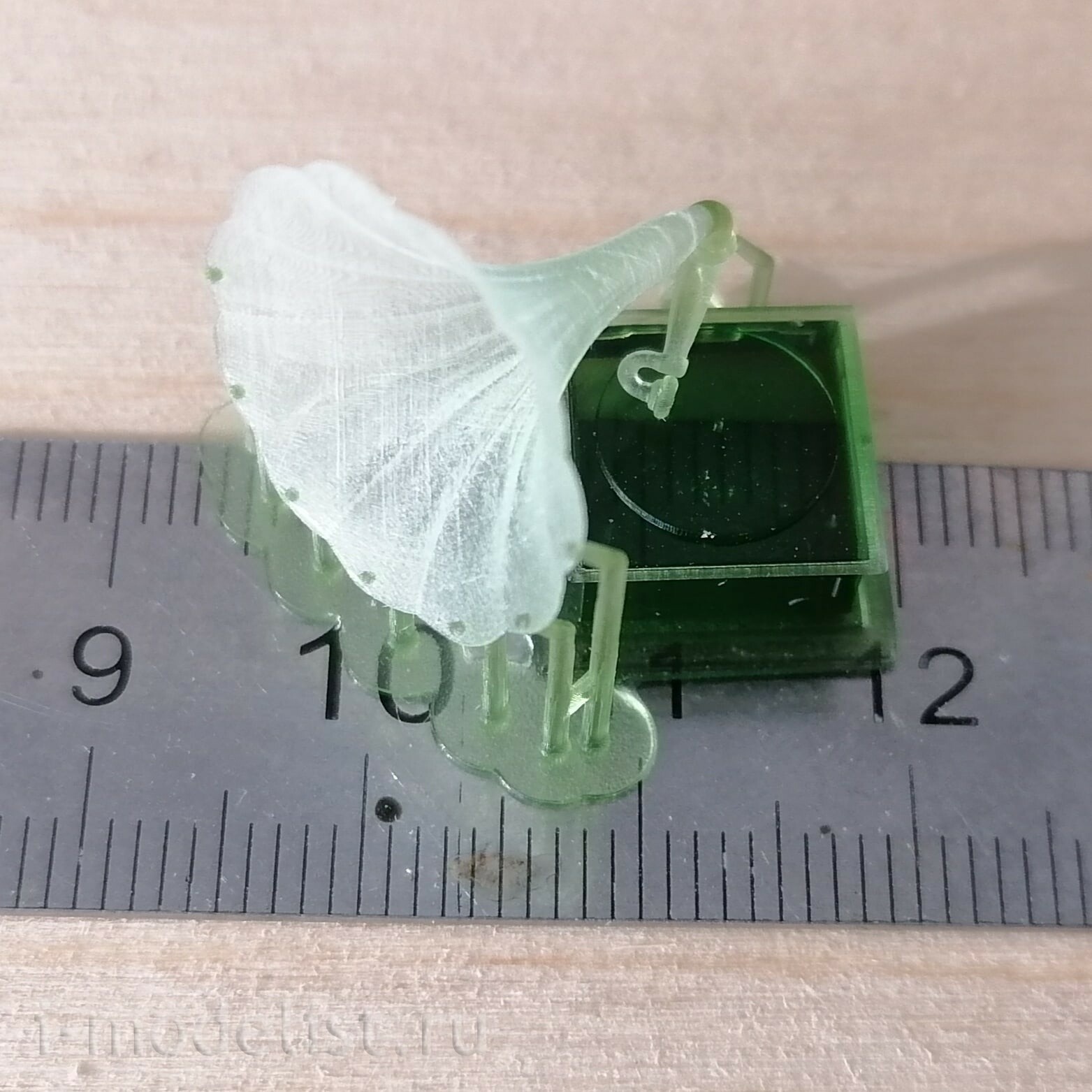 DMS-35035 ДМС 1/35 Граммофон