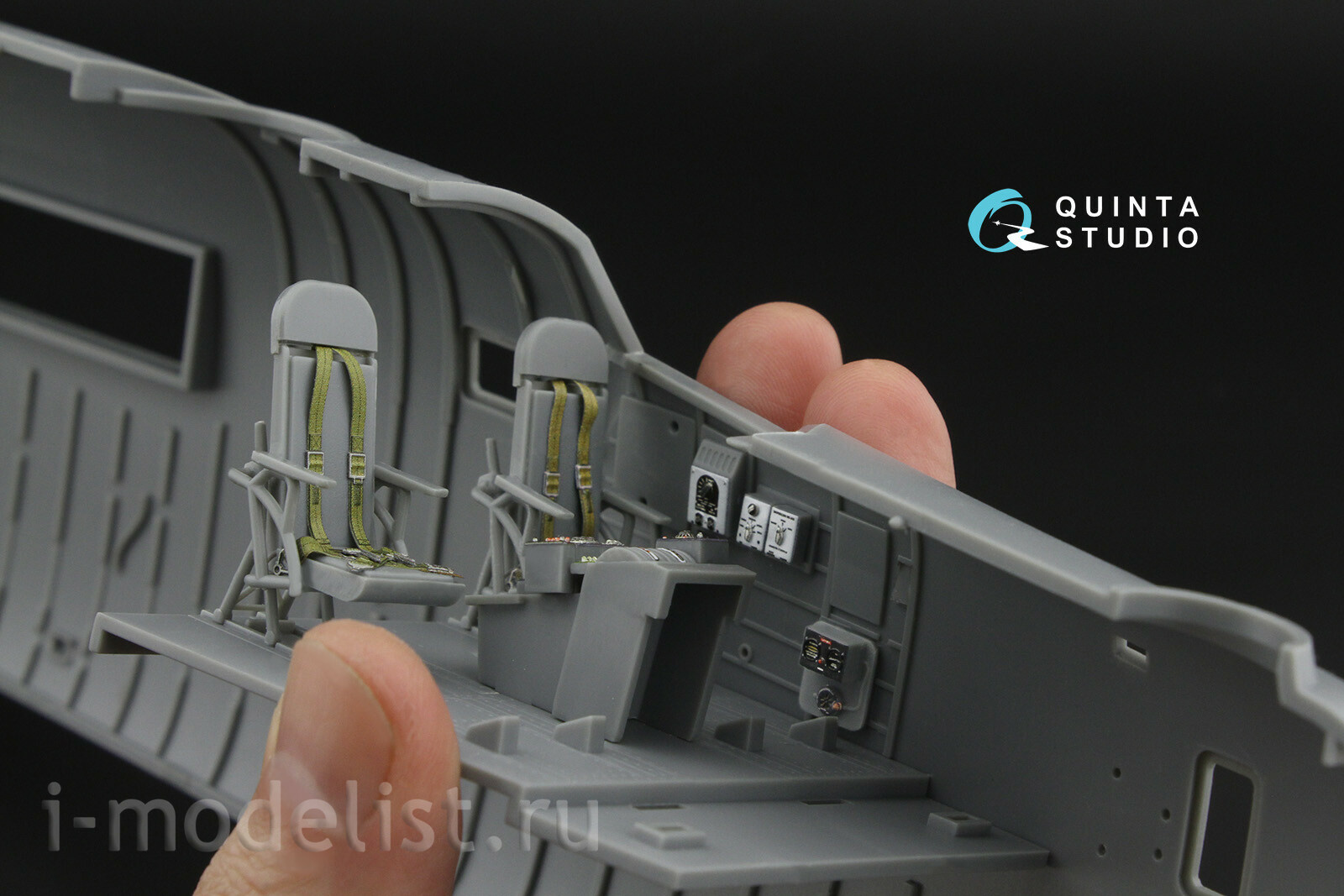 QD32259 Quinta Studio 1/32 3D Декаль интерьера кабины B-24D/B-24J Liberator: отсек пилотов (HobbyBoss)