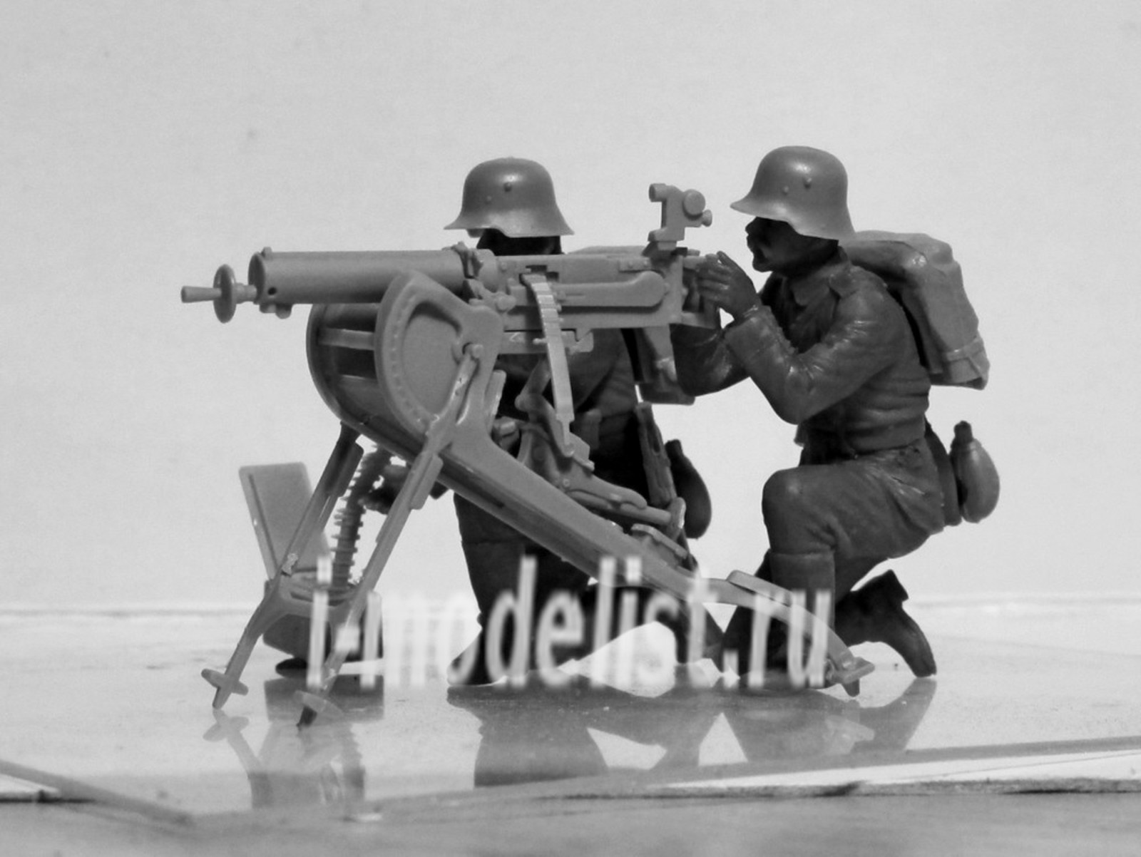 35711 ICM 1/35 Германский пулеметный расчет I МВ (2 фигуры)