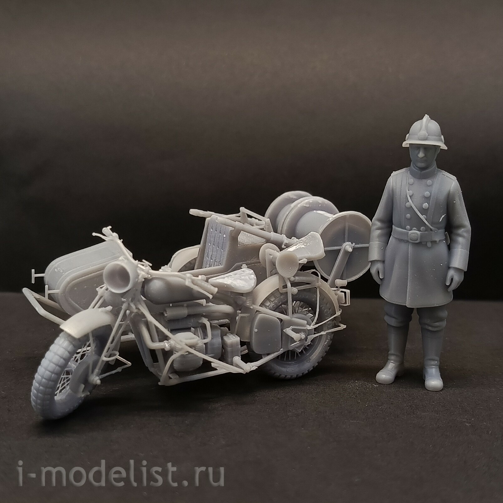 DMS-35281 ДМС 1/35 FN M12SM Brandweerwagen