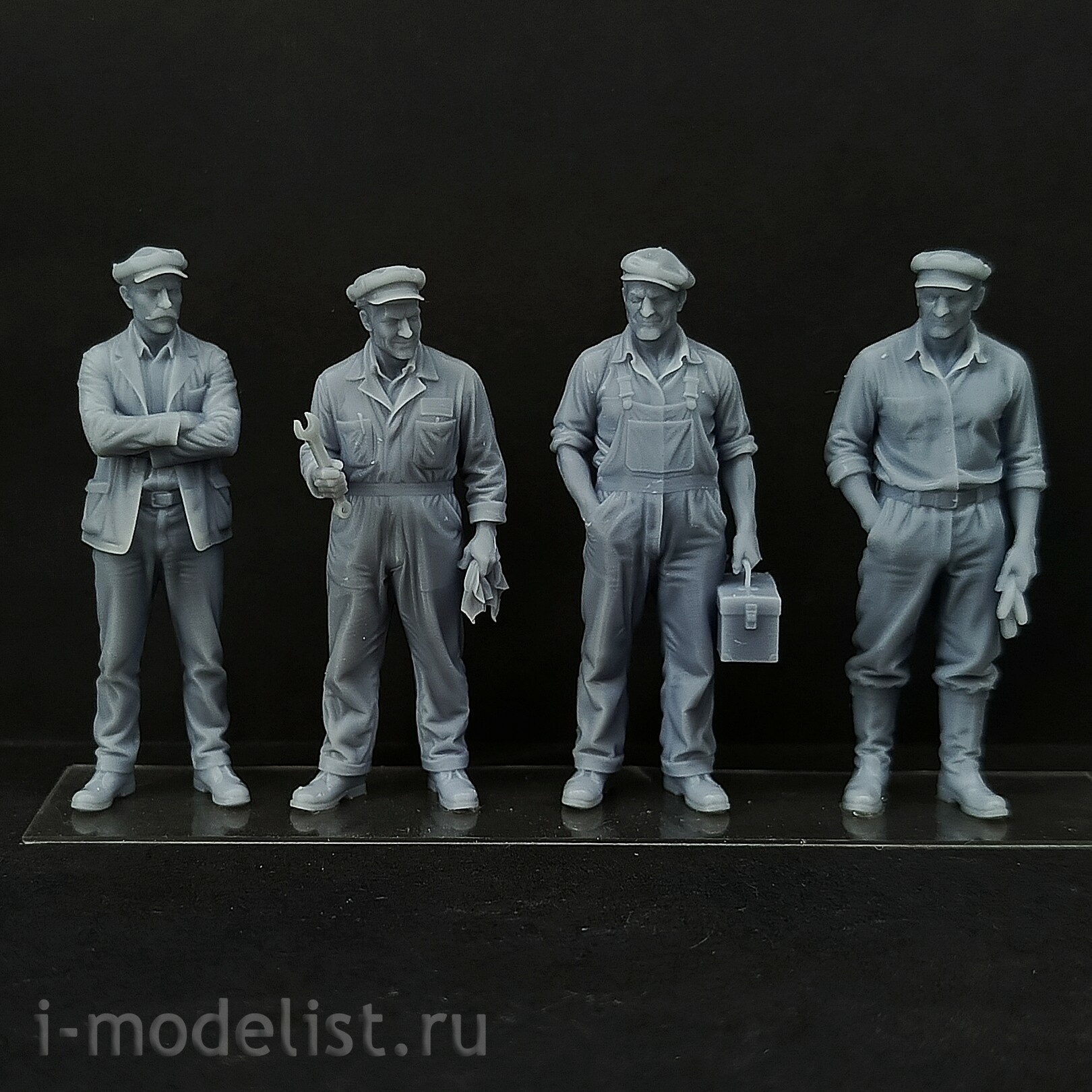 DMS-35299 ДМС 1/35 Фигурки Работники МТС (Машинно-тракторной станции)