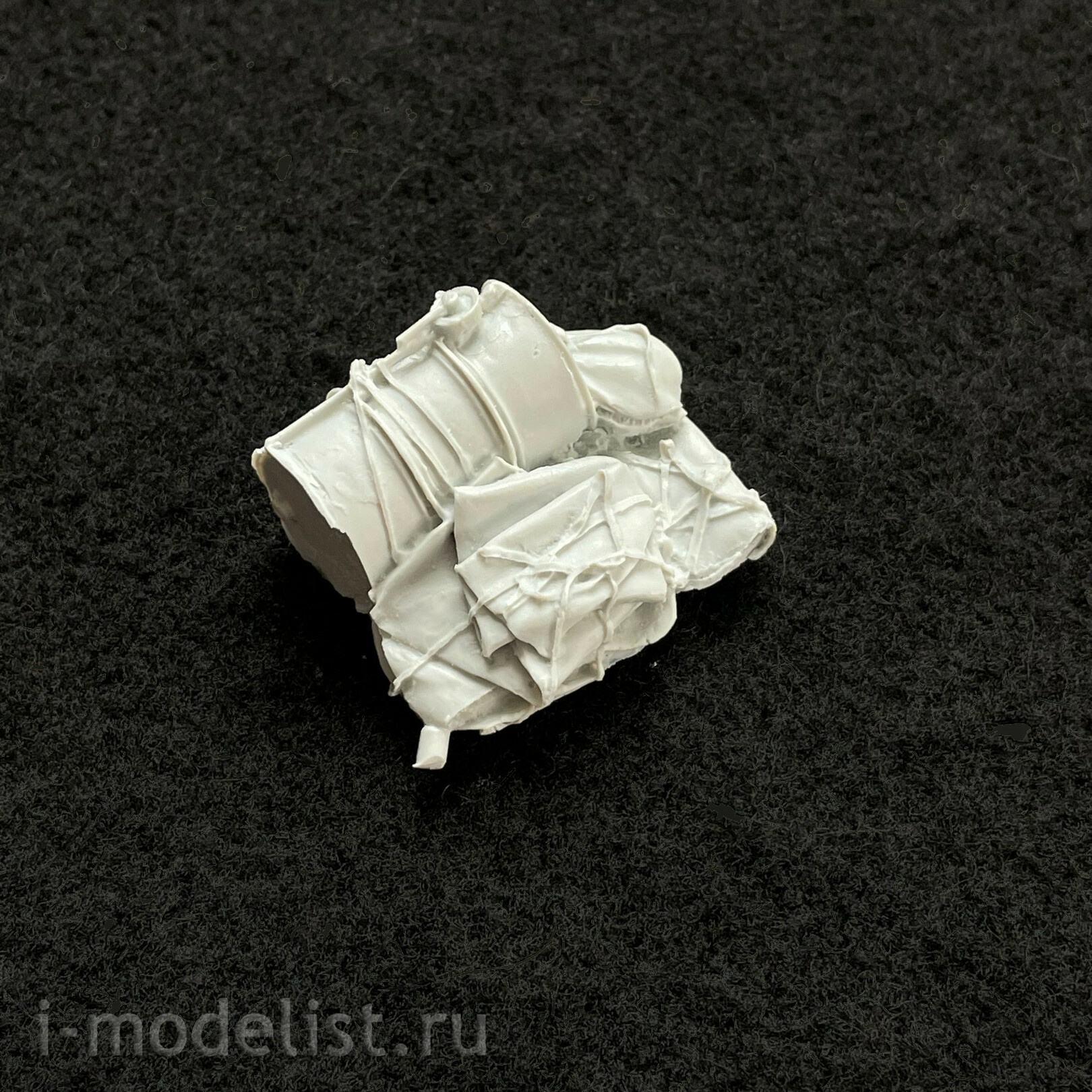 81055 ZIPmaket 1/35 Бочка-скатки