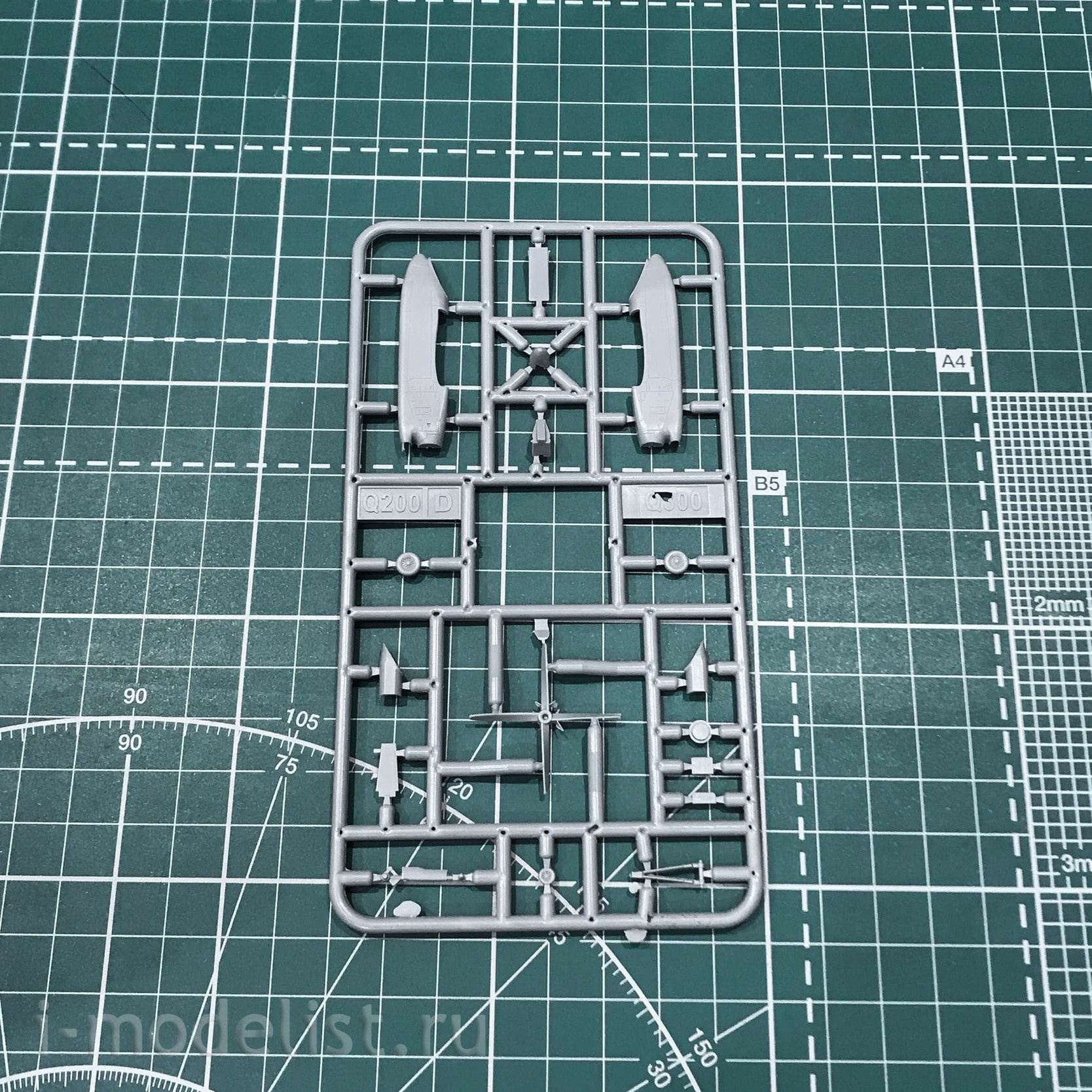 144134-5 Восточный Экспресс 1/144 Dash 8 Q300 Lufthansa