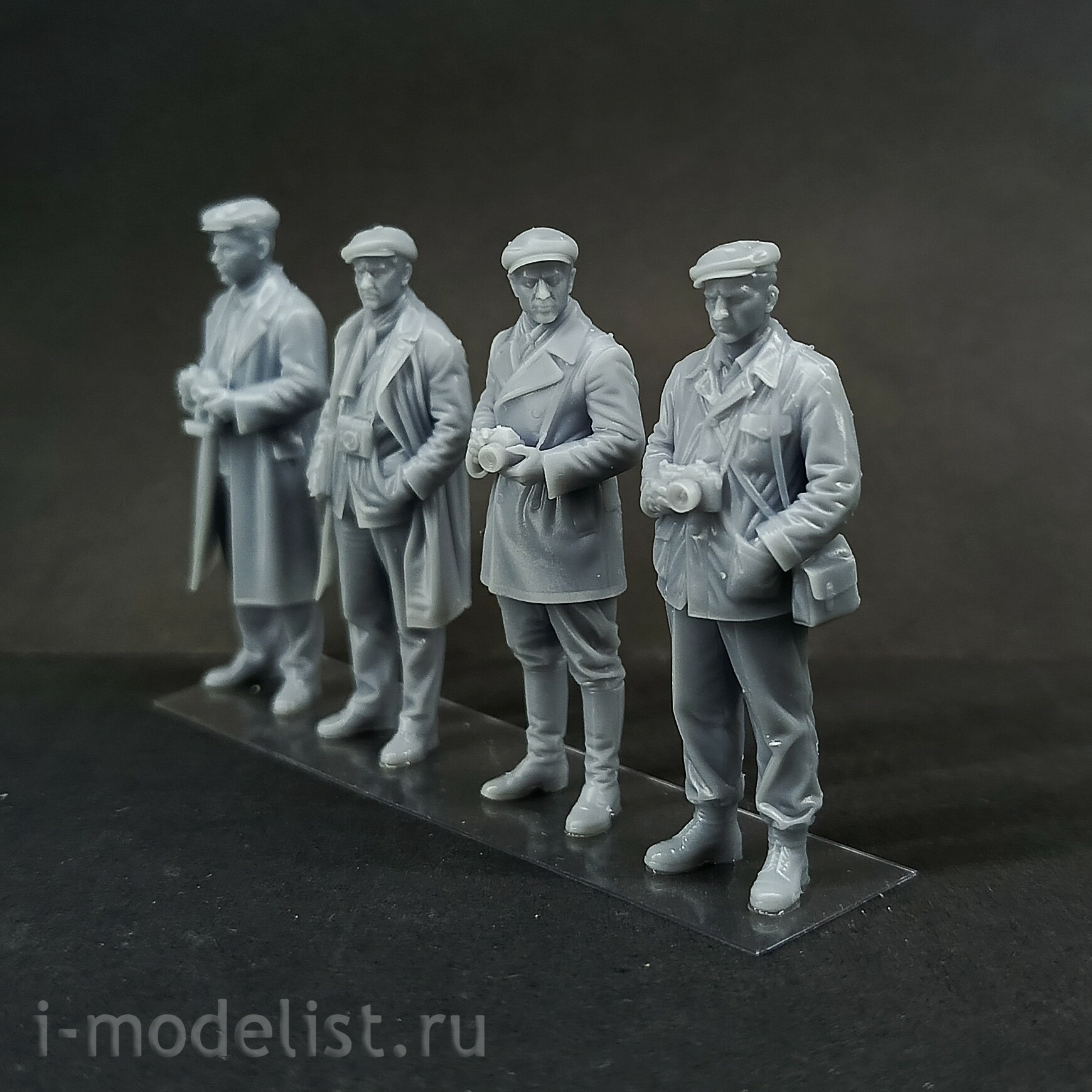 DMS-35308 ДМС 1/35 Фигурки фотокорреспонденты СССР