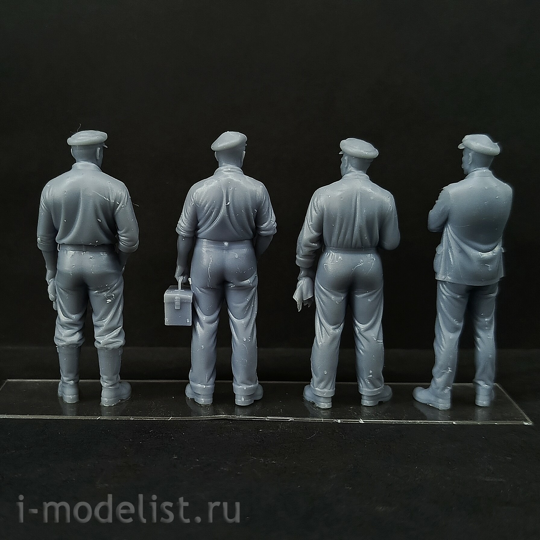 DMS-43021 ДМС 1/43 Фигурки Работники МТС (Машинно-тракторной станции)