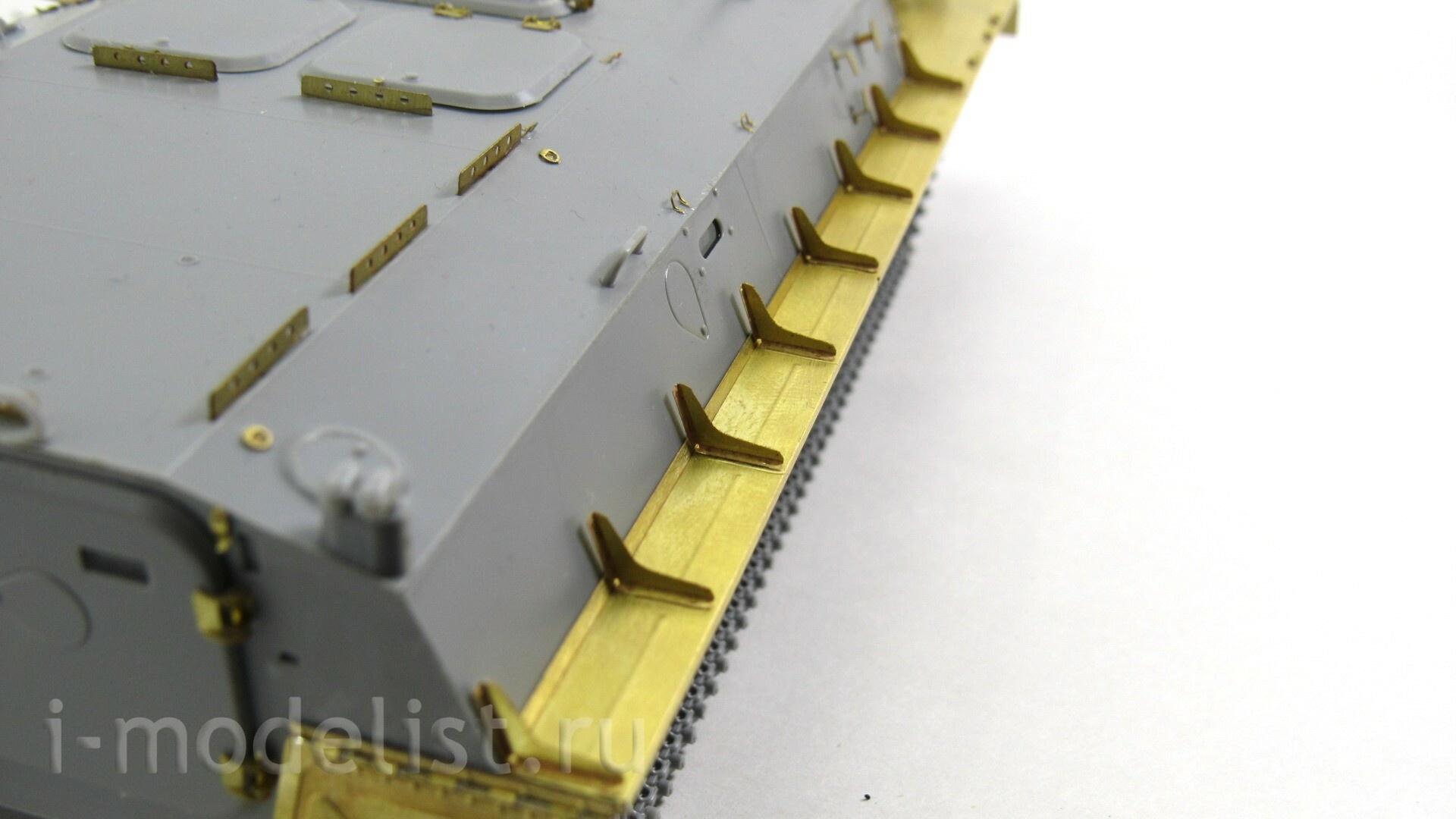 035637 Микродизайн 1/35 Набор фототравления надгусеничных полок МТ-ЛБ (Звезда)