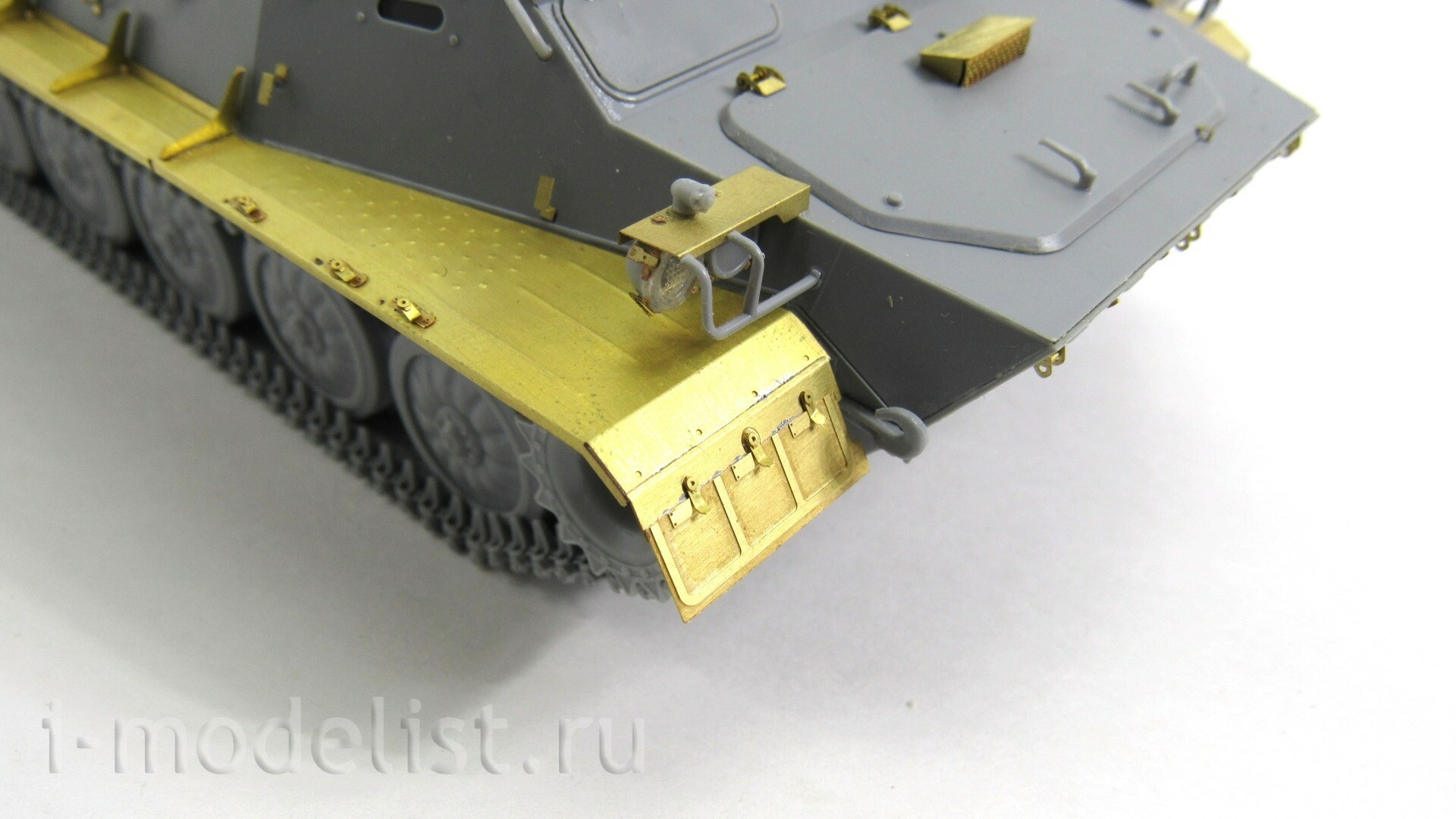 035637 Микродизайн 1/35 Набор фототравления надгусеничных полок МТ-ЛБ (Звезда)