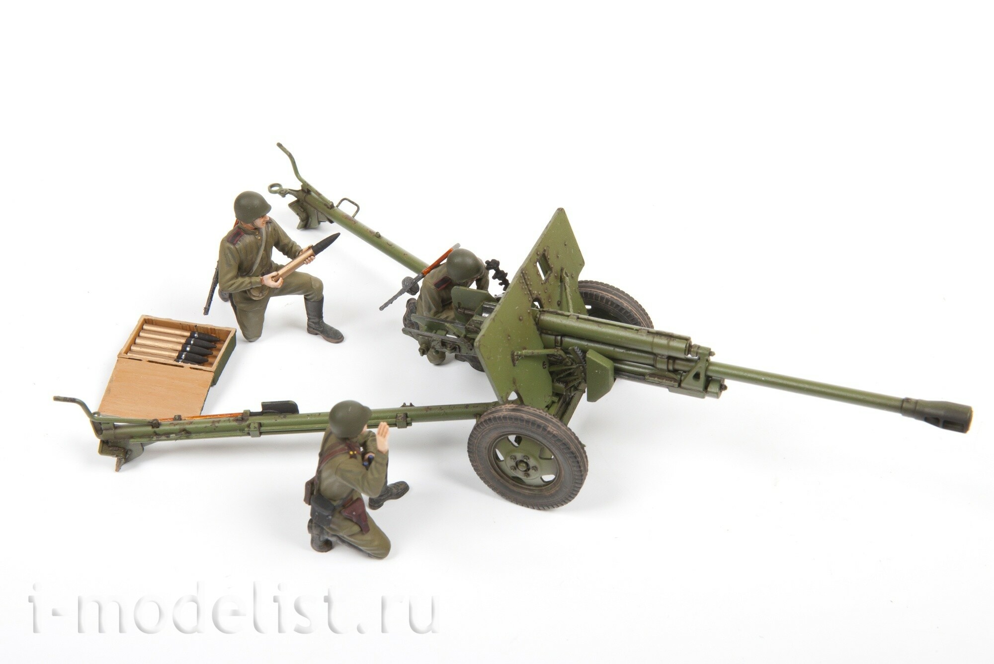 3671 Звезда 1/35 Советская 76-мм противотанковая пушка ЗиС-3 с расчетом