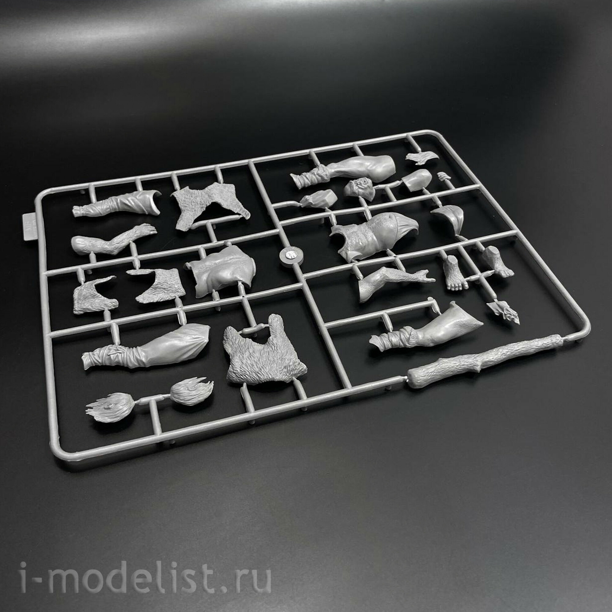 24014 MasterBox 1/24 Мир Фэнтези. Гигант Bergtroll.