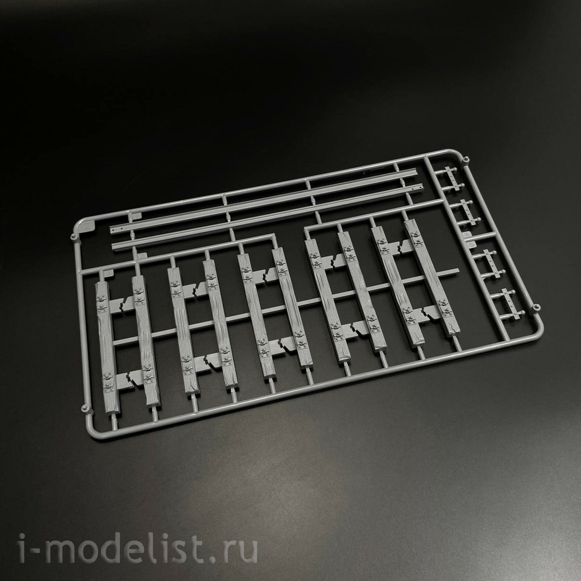 AK35501 AK Interactive 1/35 Немецкий железнодорожный вагон с тяжёлой платформой типа SSYS