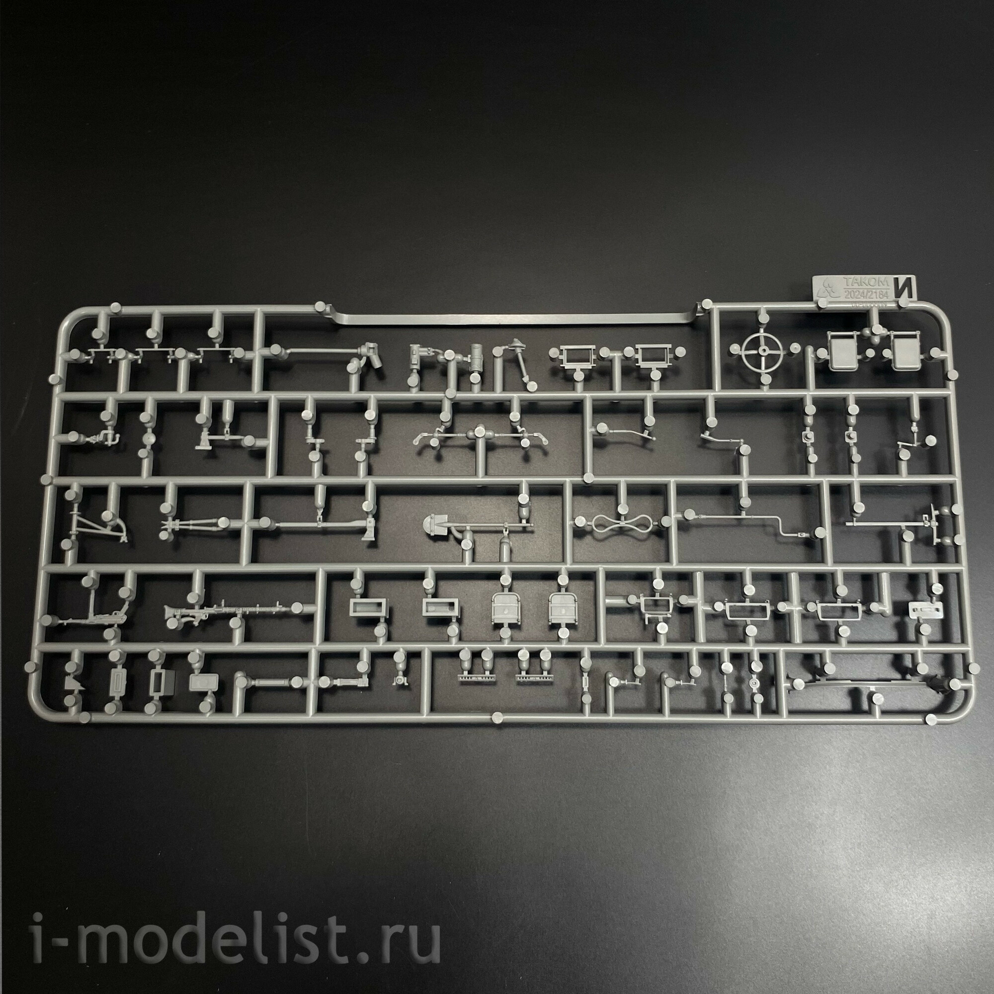 2184 Takom 1/35 Бронетранспортер Sd.Kfz. 250/1
