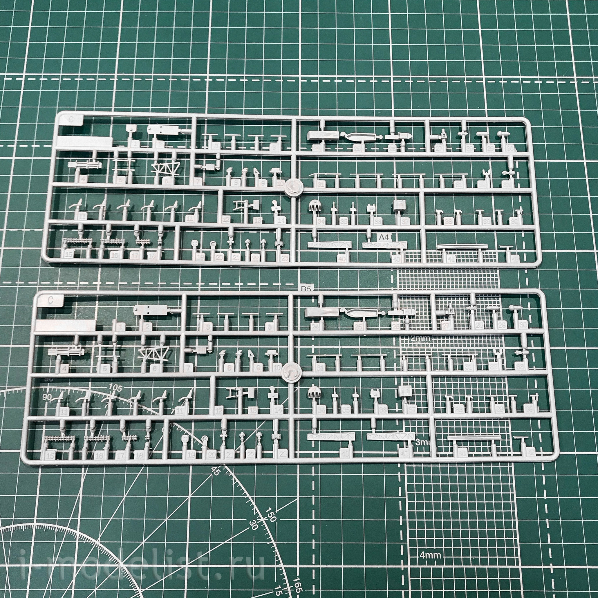 05718 Трубач 1/700 USS Mount Whitney LCC-20 2004