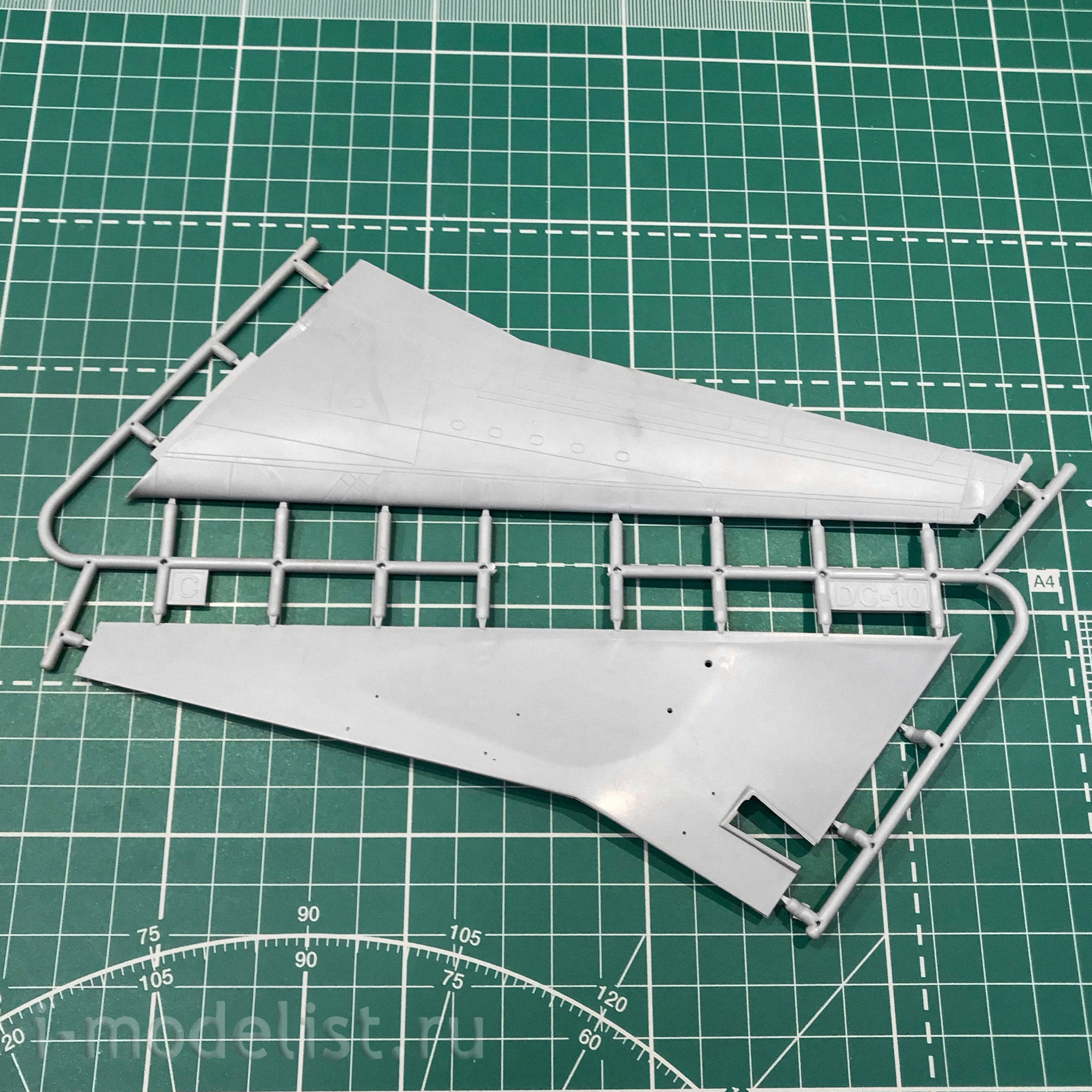 144121-2 Восточный Экспресс 1/144 Авиалайнер DC-10-30 United Airlines