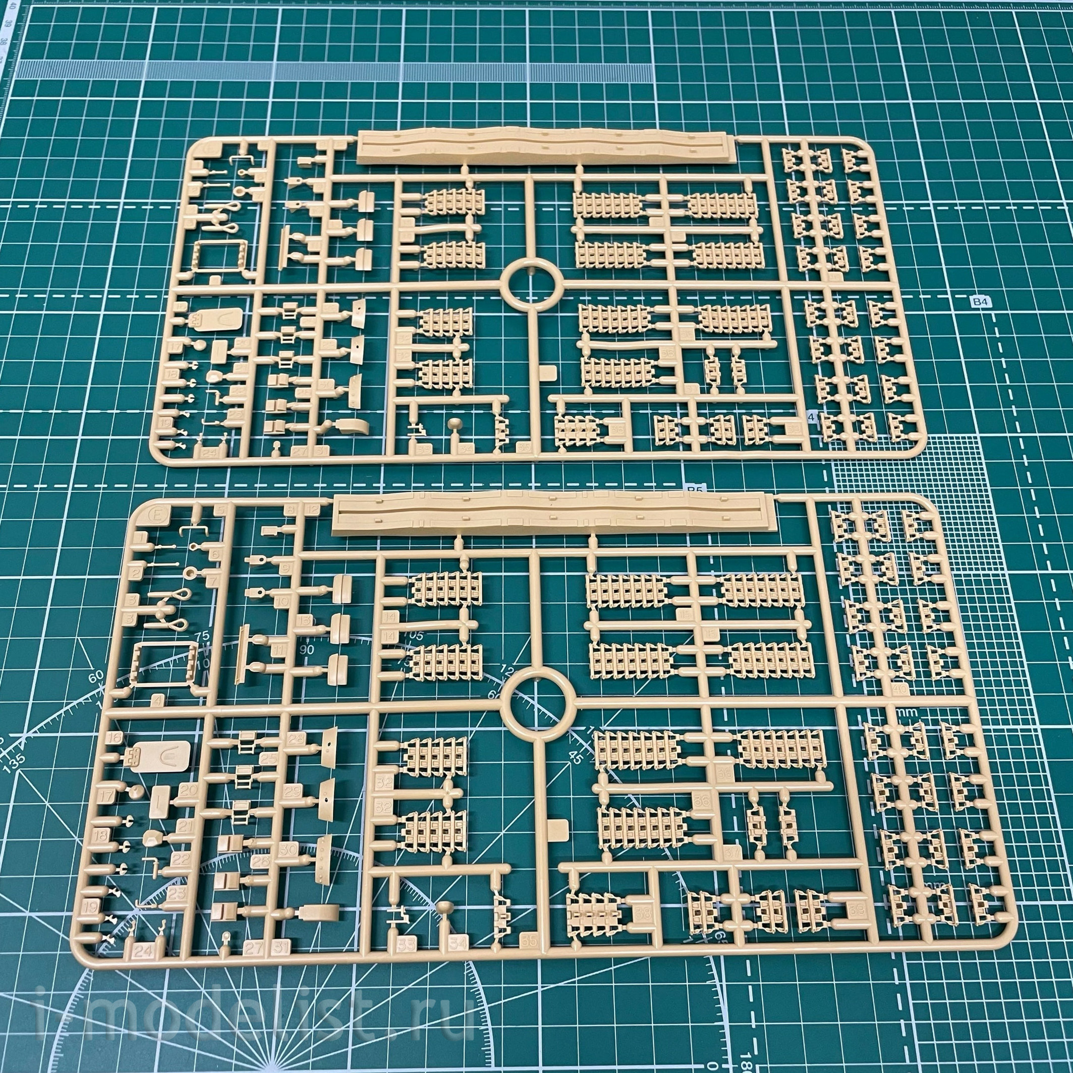 35378 Tamiya 1/35 Немецкий танк Panzerkampfwagen IV Ausf.G ранний (5 миниатюр)