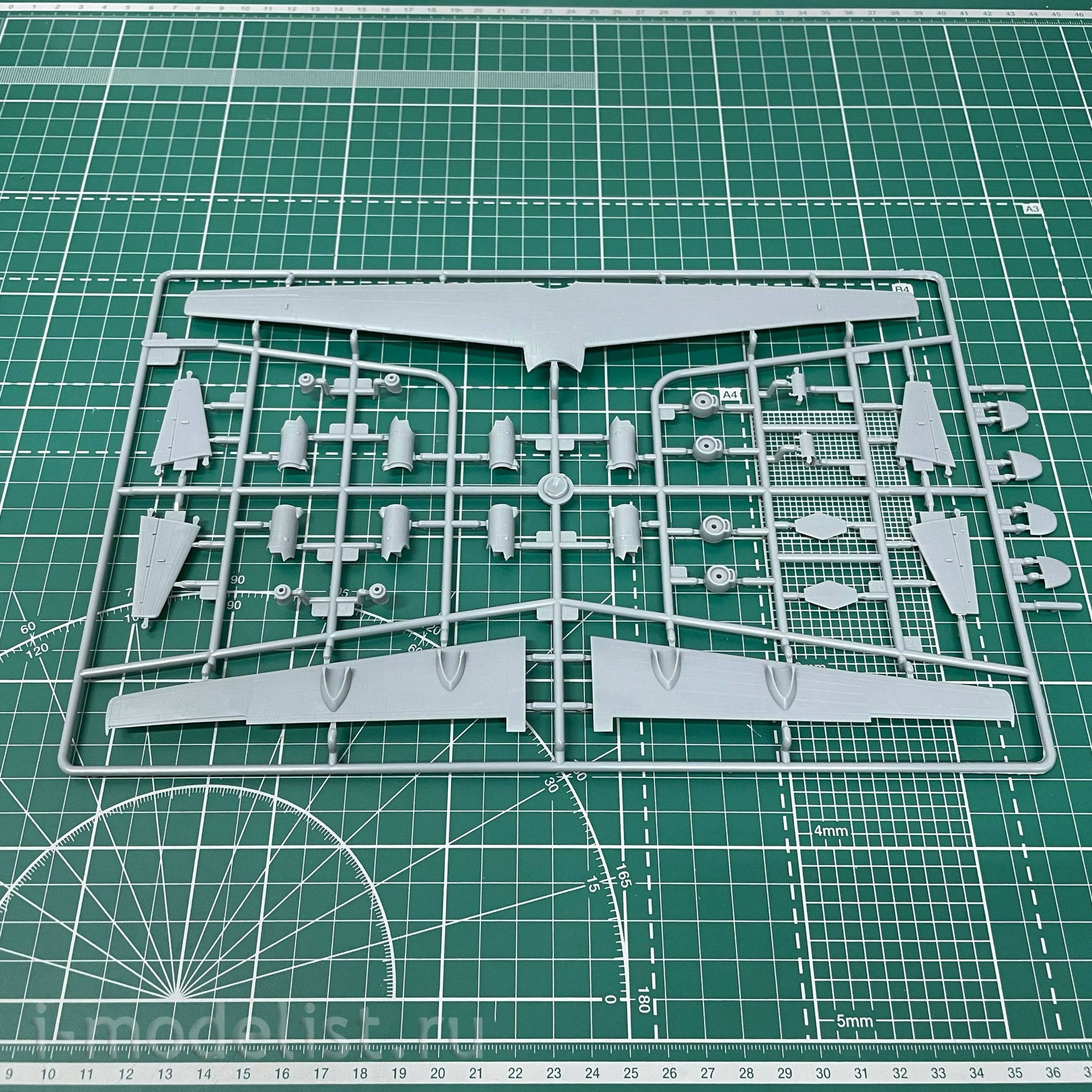83902 HobbyBoss 1/144 Самолёт Shaanxi Y-8