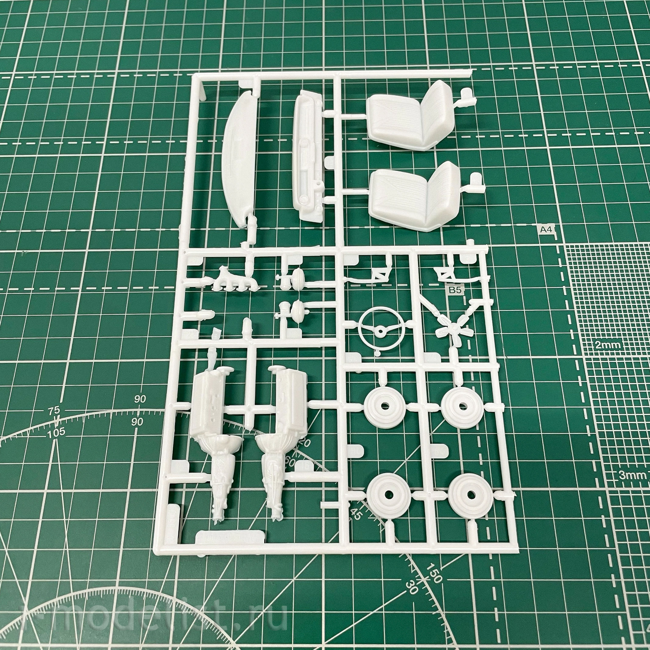 14190 Revell 1/25 Автомобиль Foose 65 Chevy Impala