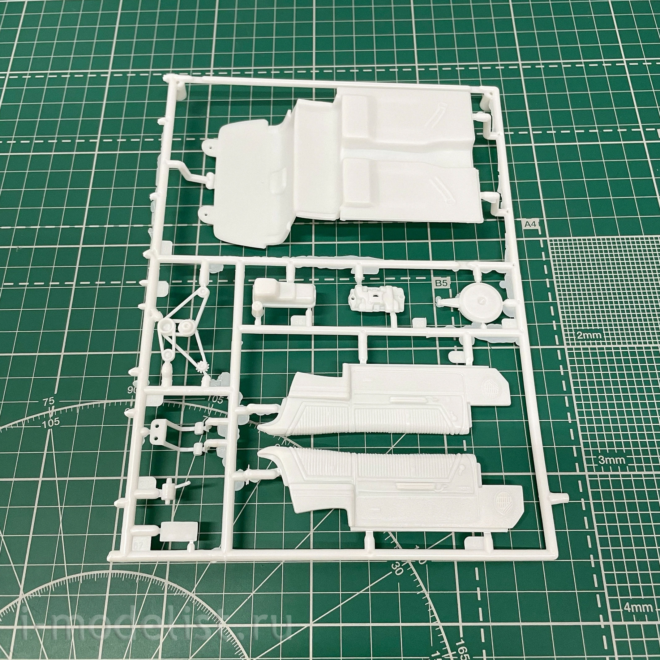 14190 Revell 1/25 Автомобиль Foose 65 Chevy Impala