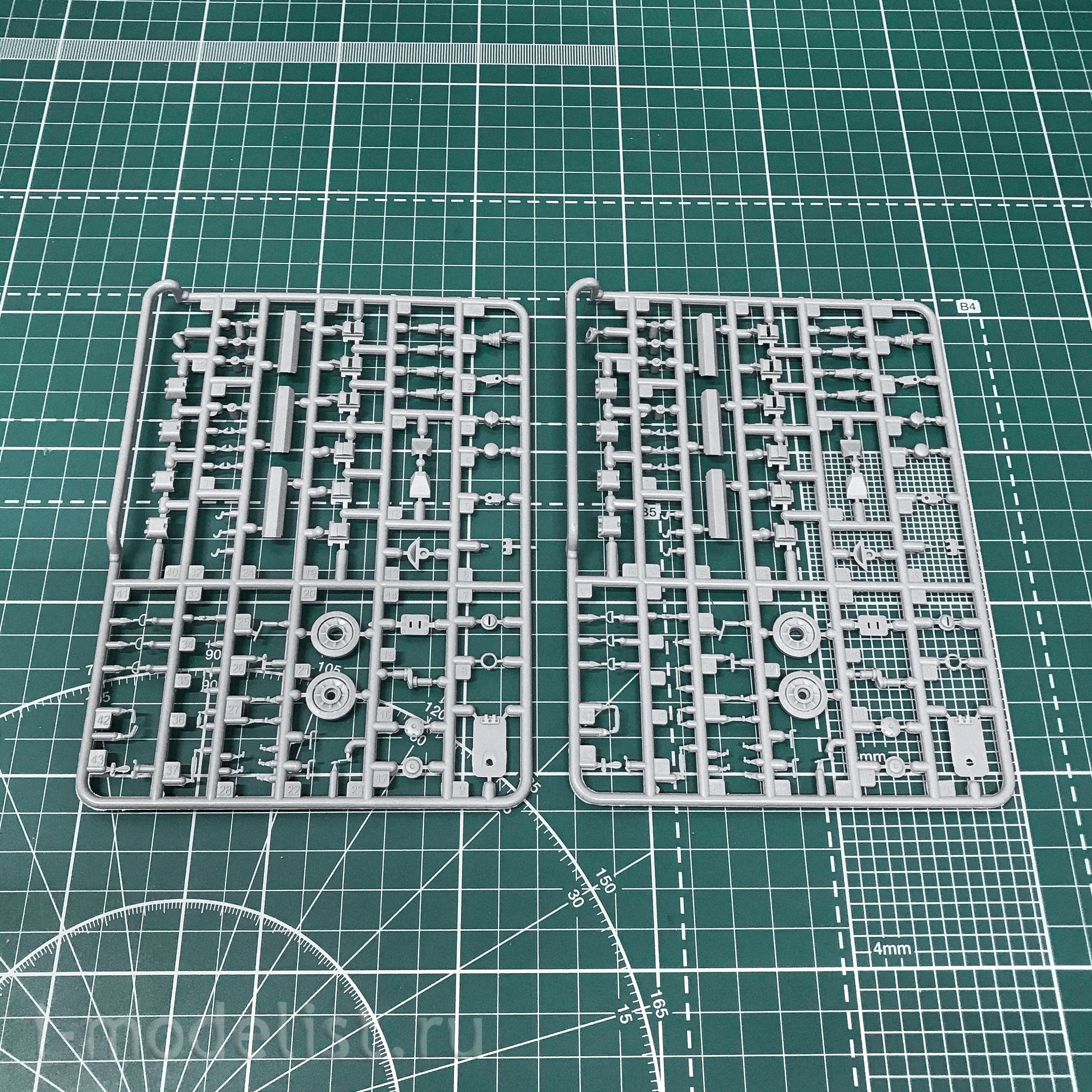 35298 MiniArt 1/35 Танк Pz.Kpfw.IV Ausf. H Vomag, ранняя версия (Май 1943, с интерьером)