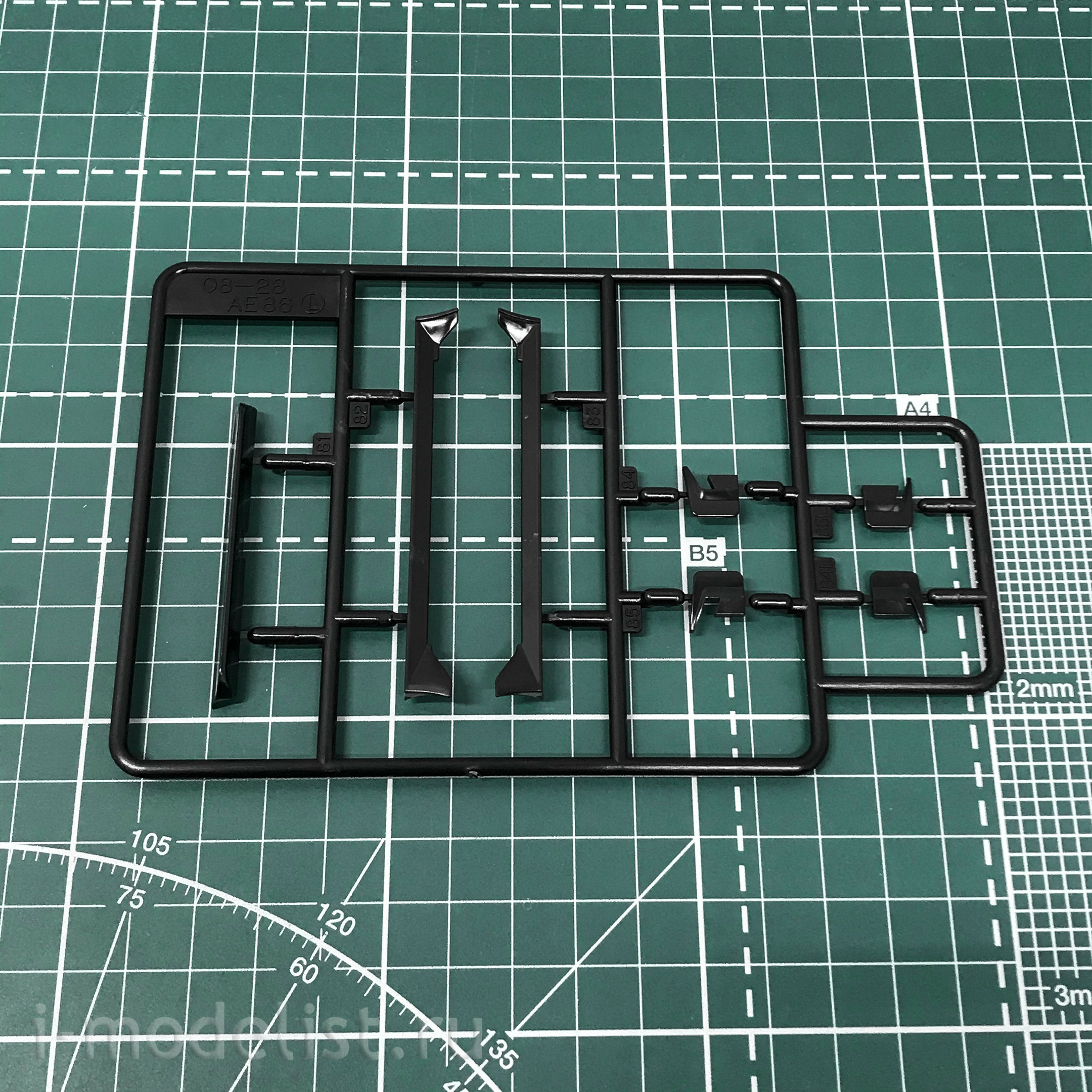 05954 Aoshima 1/24 Сборная модель Toyota Trueno AE86 Fujiwara Takumi (Project-D Ver.) с фигуркой