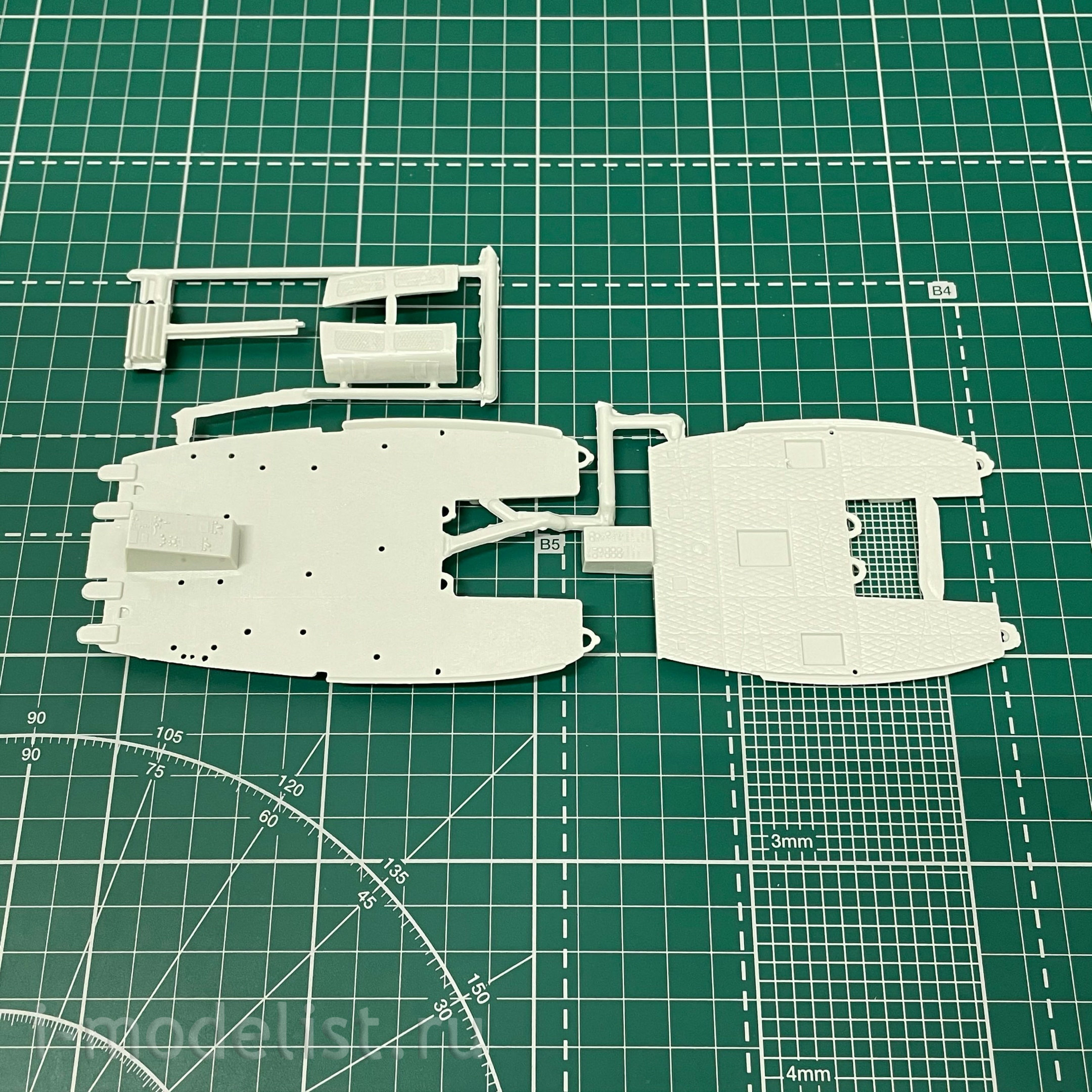 03867 Revell 1/32 Американский многоцелевой вертолёт Bell UH-1D 