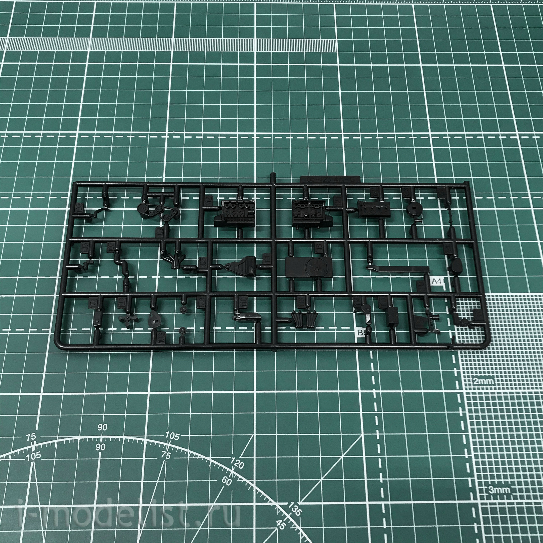 05954 Aoshima 1/24 Сборная модель Toyota Trueno AE86 Fujiwara Takumi (Project-D Ver.) с фигуркой
