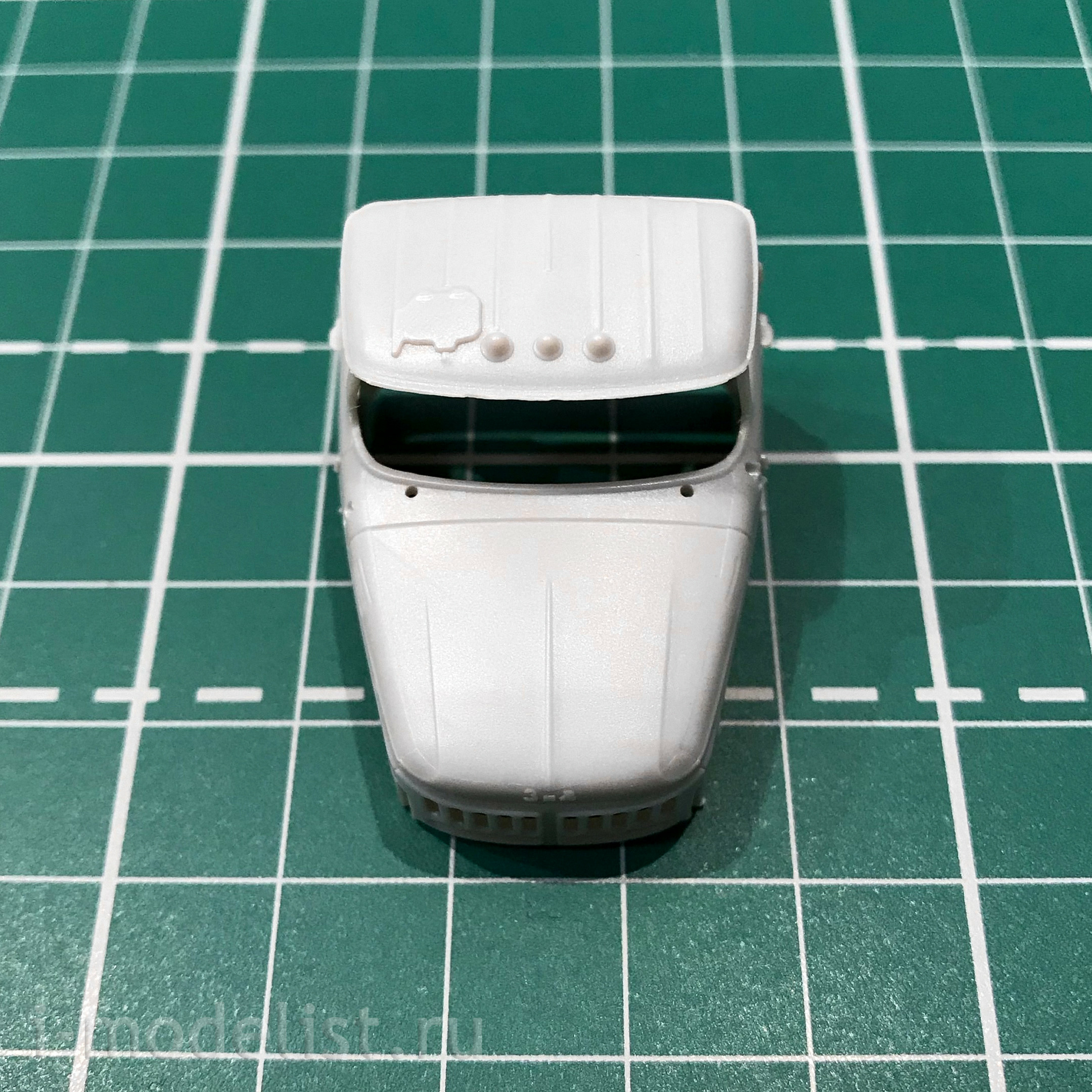 RL001 Красный маяк 1/72 Советский армейский грузовик 131 с тентом