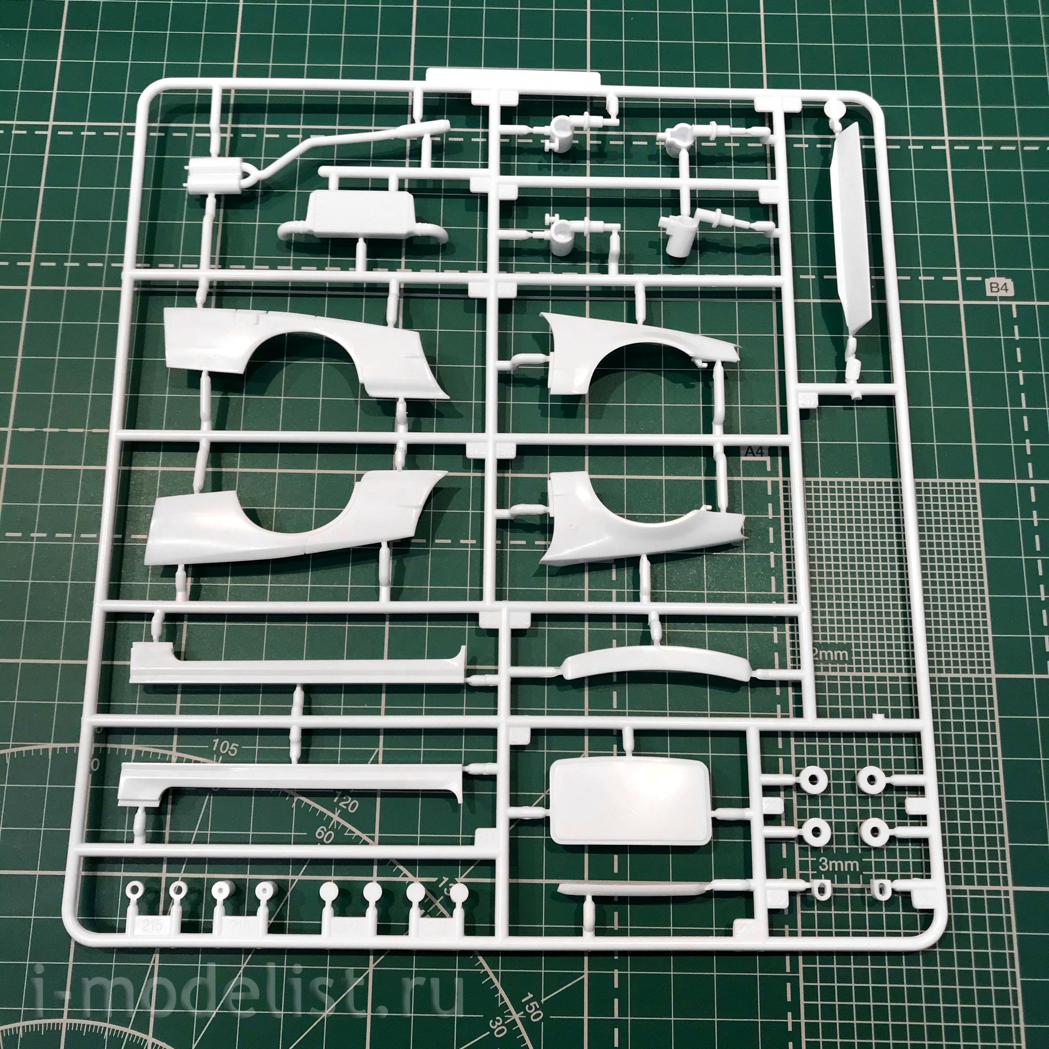 05534 Aoshima 1/24 Nissan Skyline ER34 Uras Type-R 01