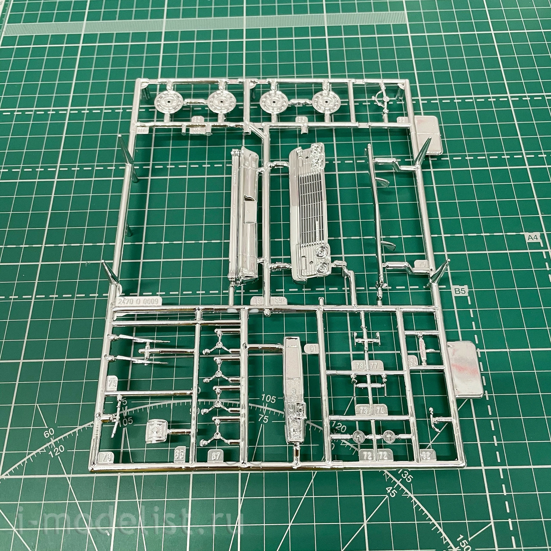 14190 Revell 1/25 Автомобиль Foose 65 Chevy Impala
