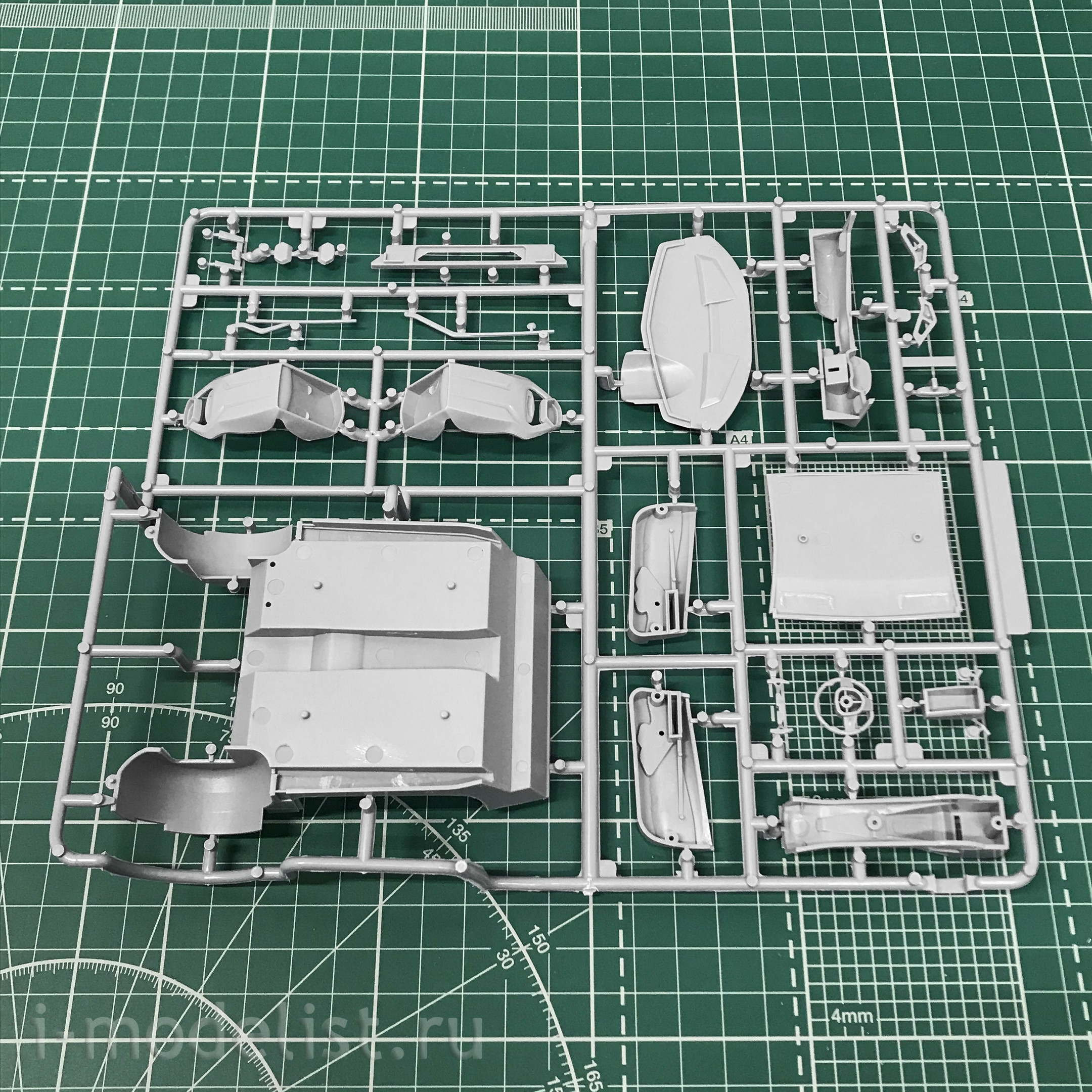 05864 Aoshima 1/24 Сборная модель Lamborghini Aventador LP700-4 11