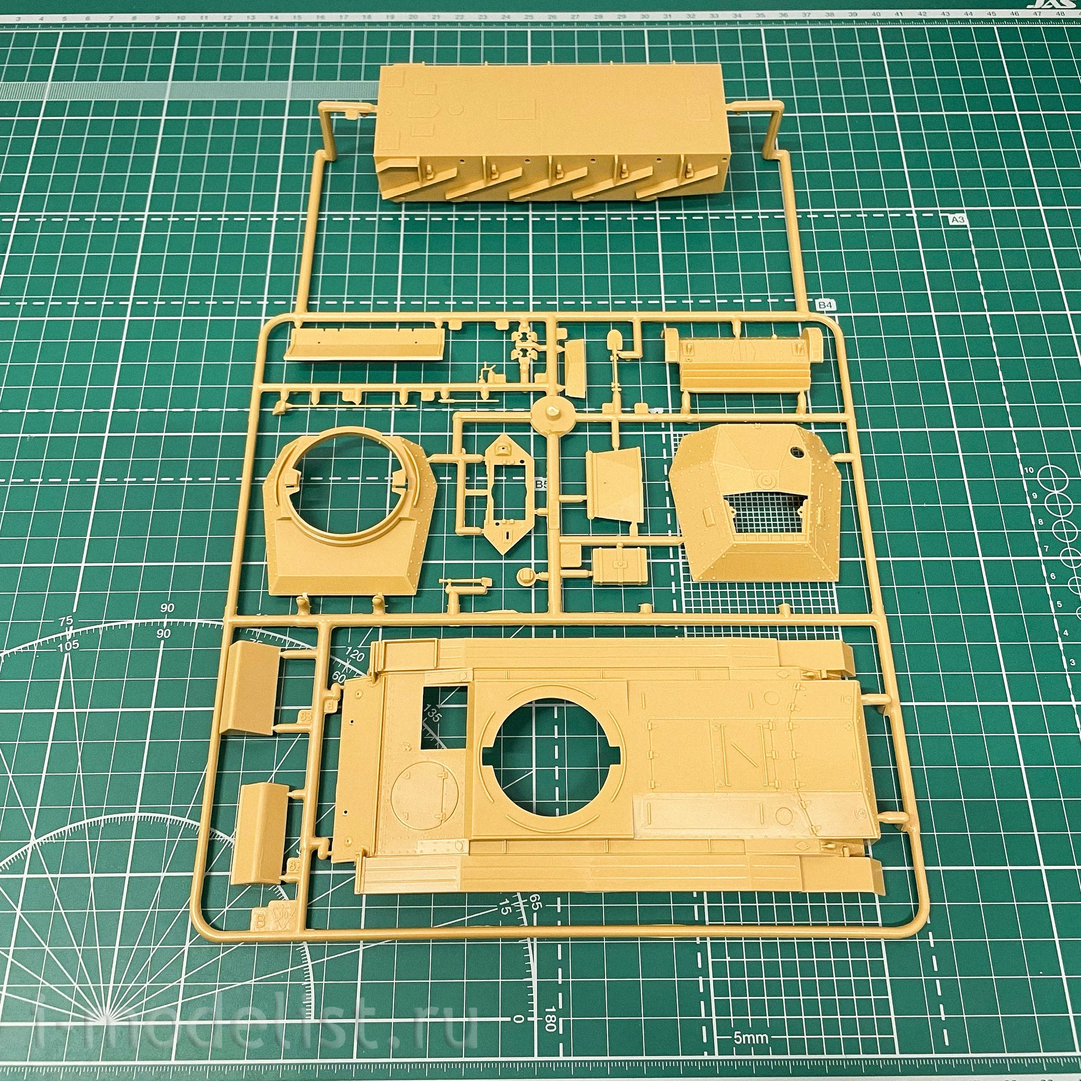 6579 Italeri 1/35 Танк Crusader Mk. II с пехотой 8-й армии