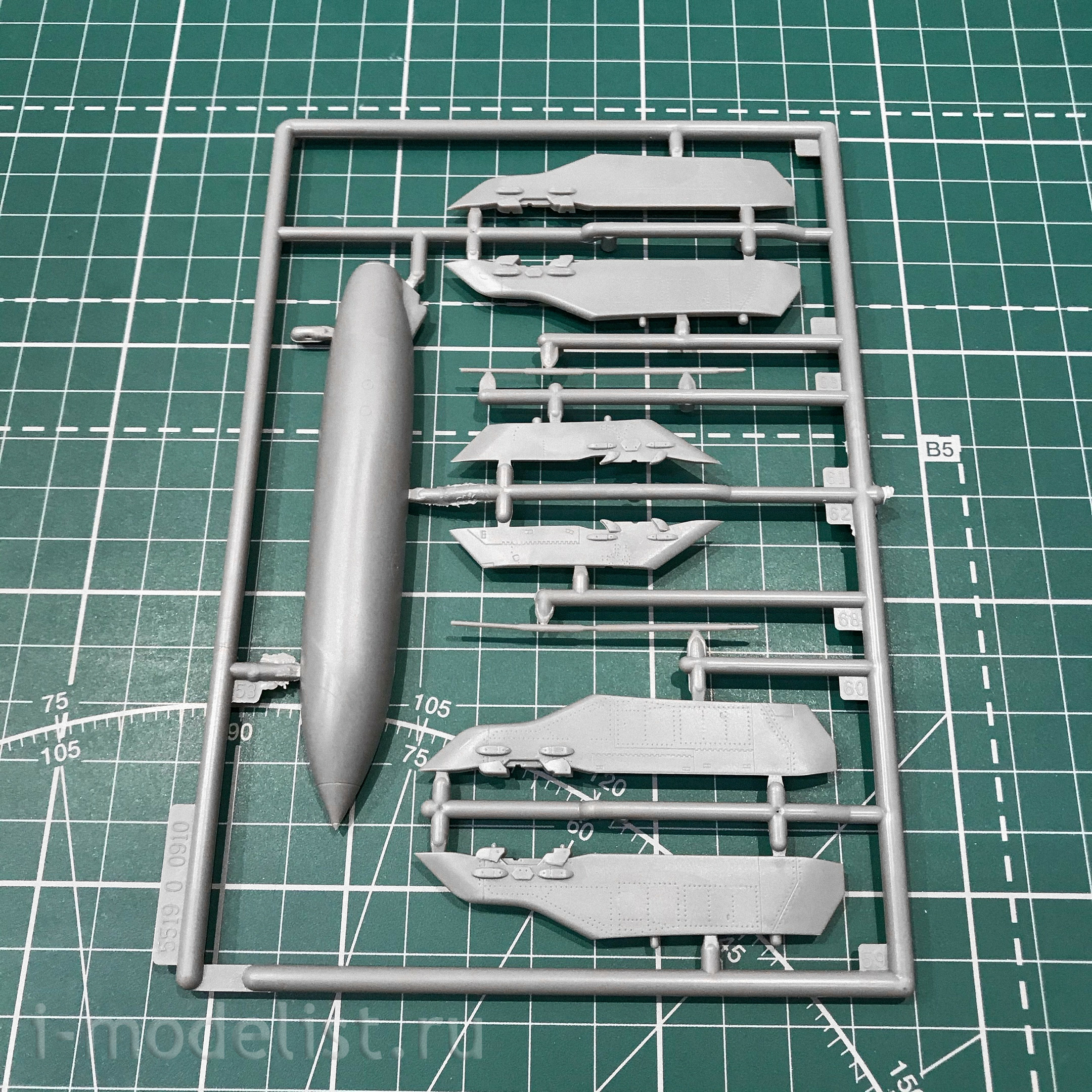 03864 Revell 1/48 Американский палубный истребитель-бомбардировщик Ф/А-18Е Супер Хорнет 