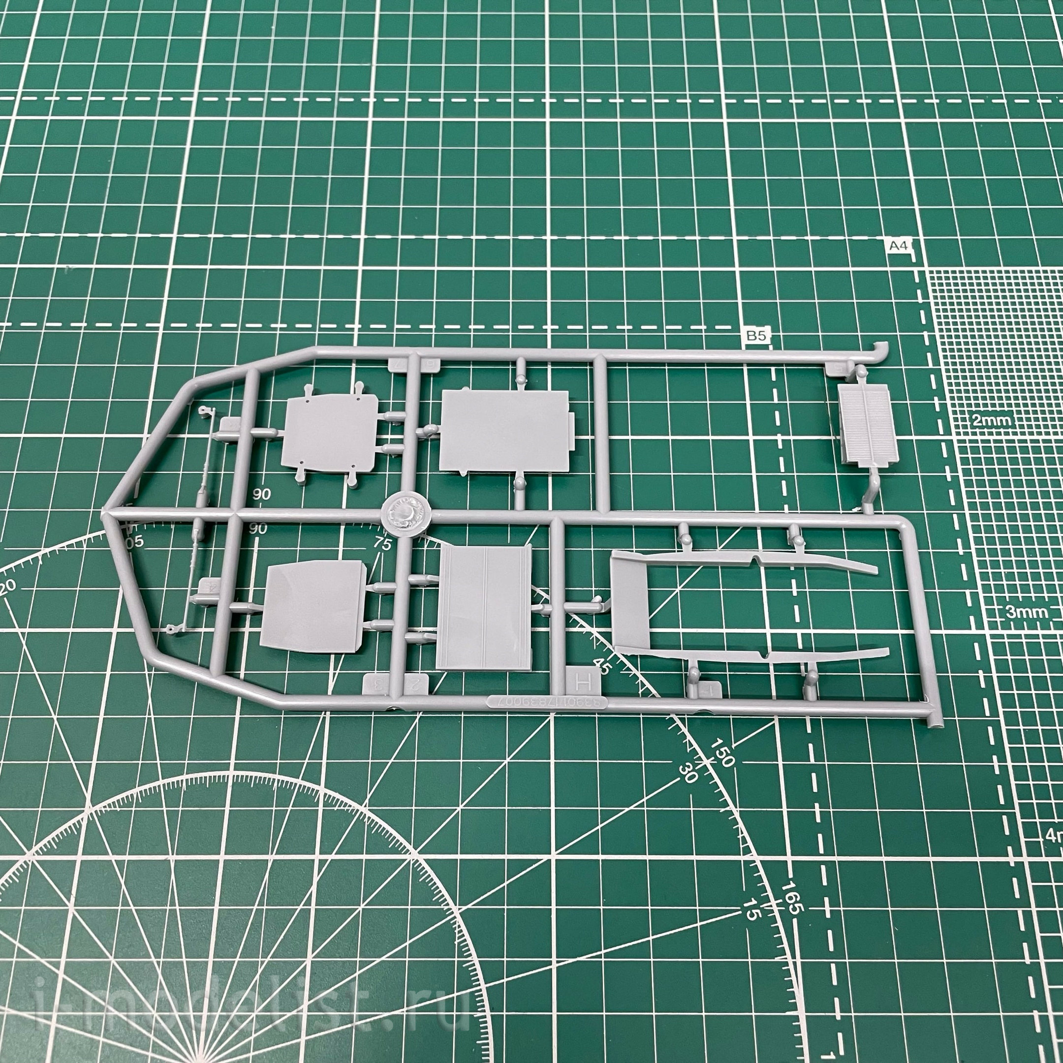 83902 HobbyBoss 1/144 Самолёт Shaanxi Y-8