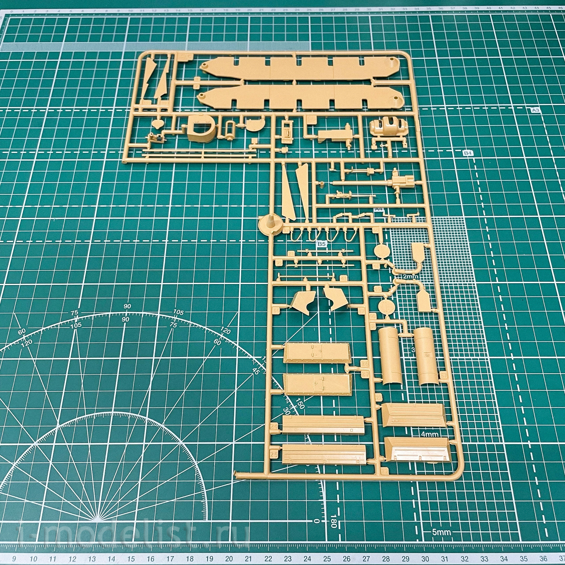 6579 Italeri 1/35 Танк Crusader Mk. II с пехотой 8-й армии