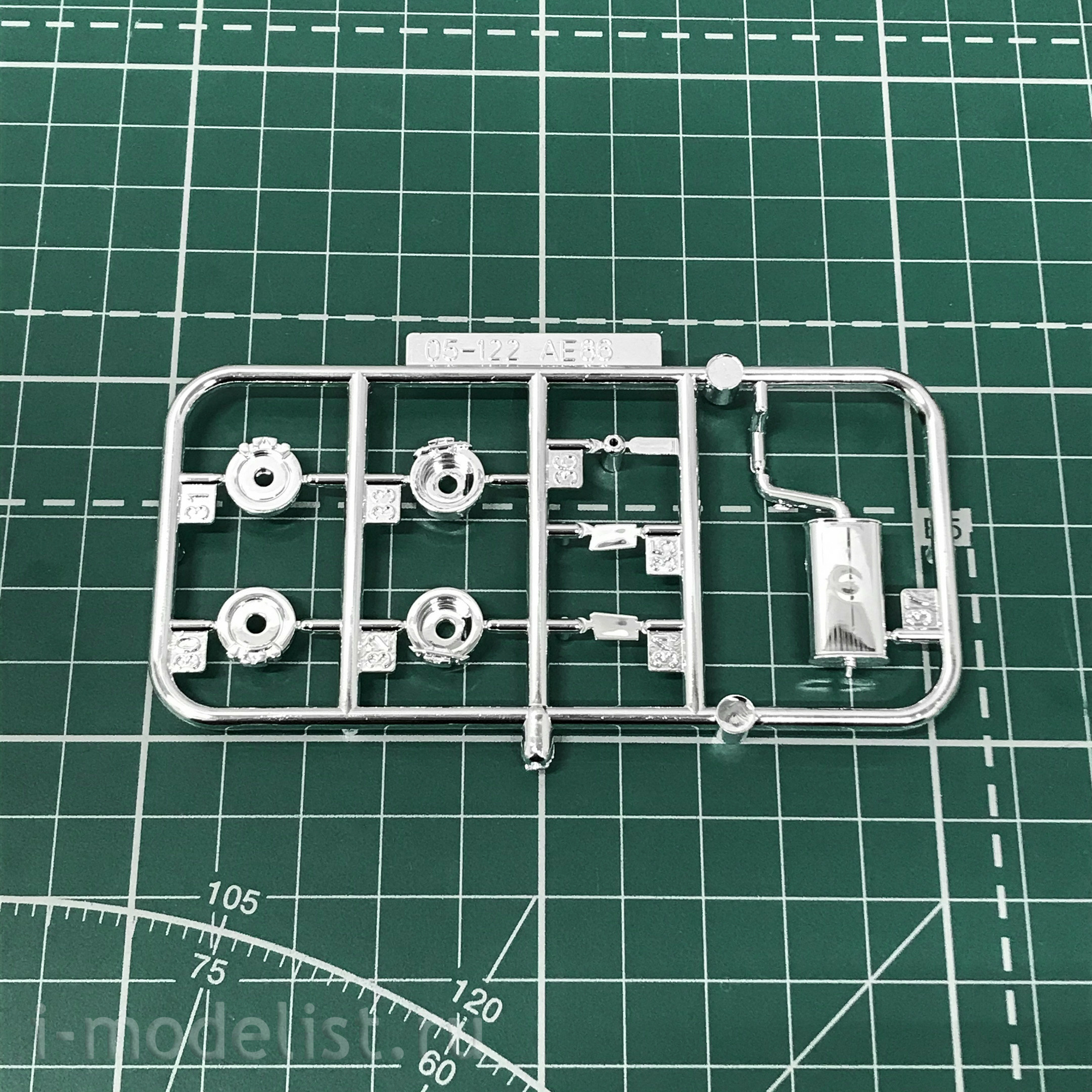 05954 Aoshima 1/24 Сборная модель Toyota Trueno AE86 Fujiwara Takumi (Project-D Ver.) с фигуркой