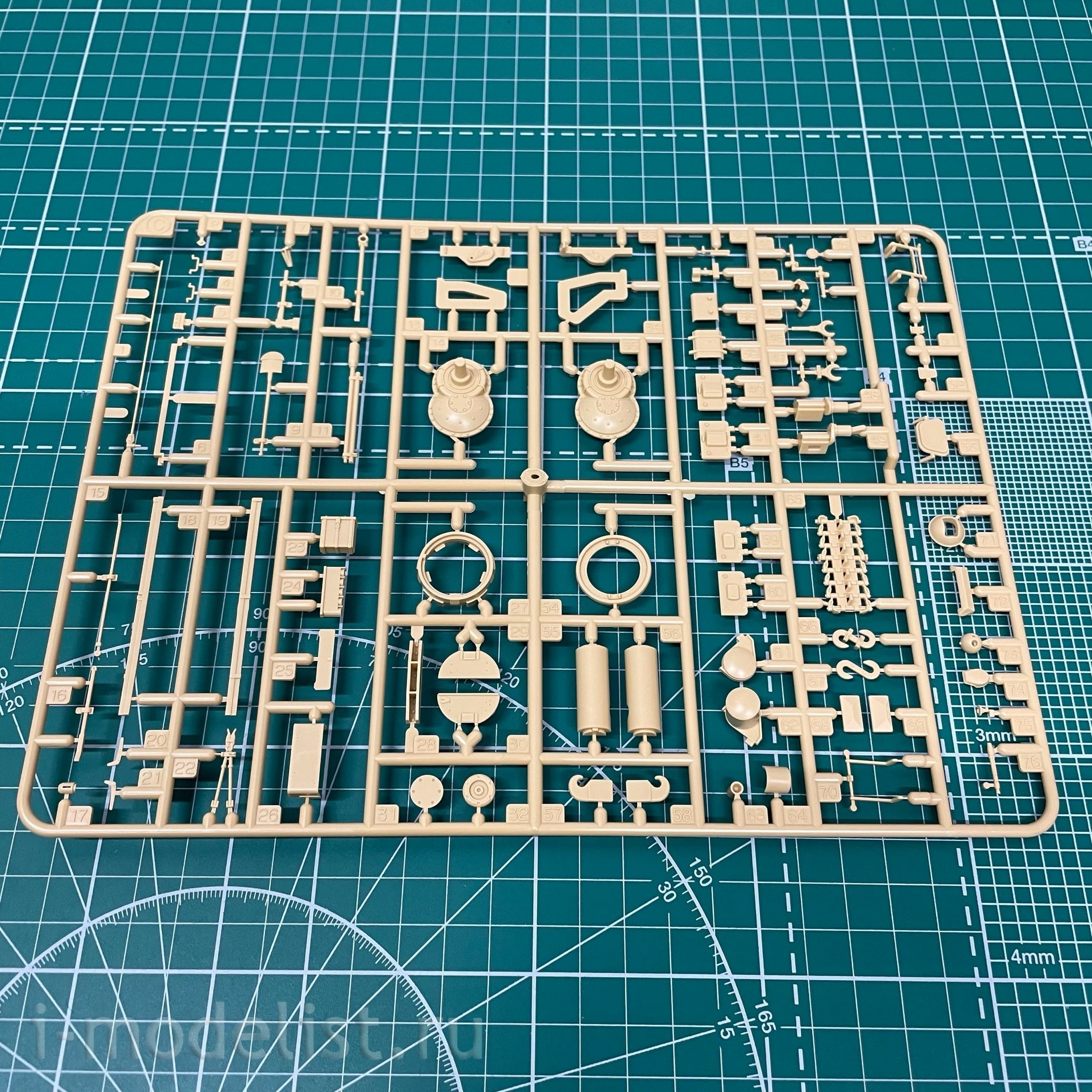 35378 Tamiya 1/35 Немецкий танк Panzerkampfwagen IV Ausf.G ранний (5 миниатюр)