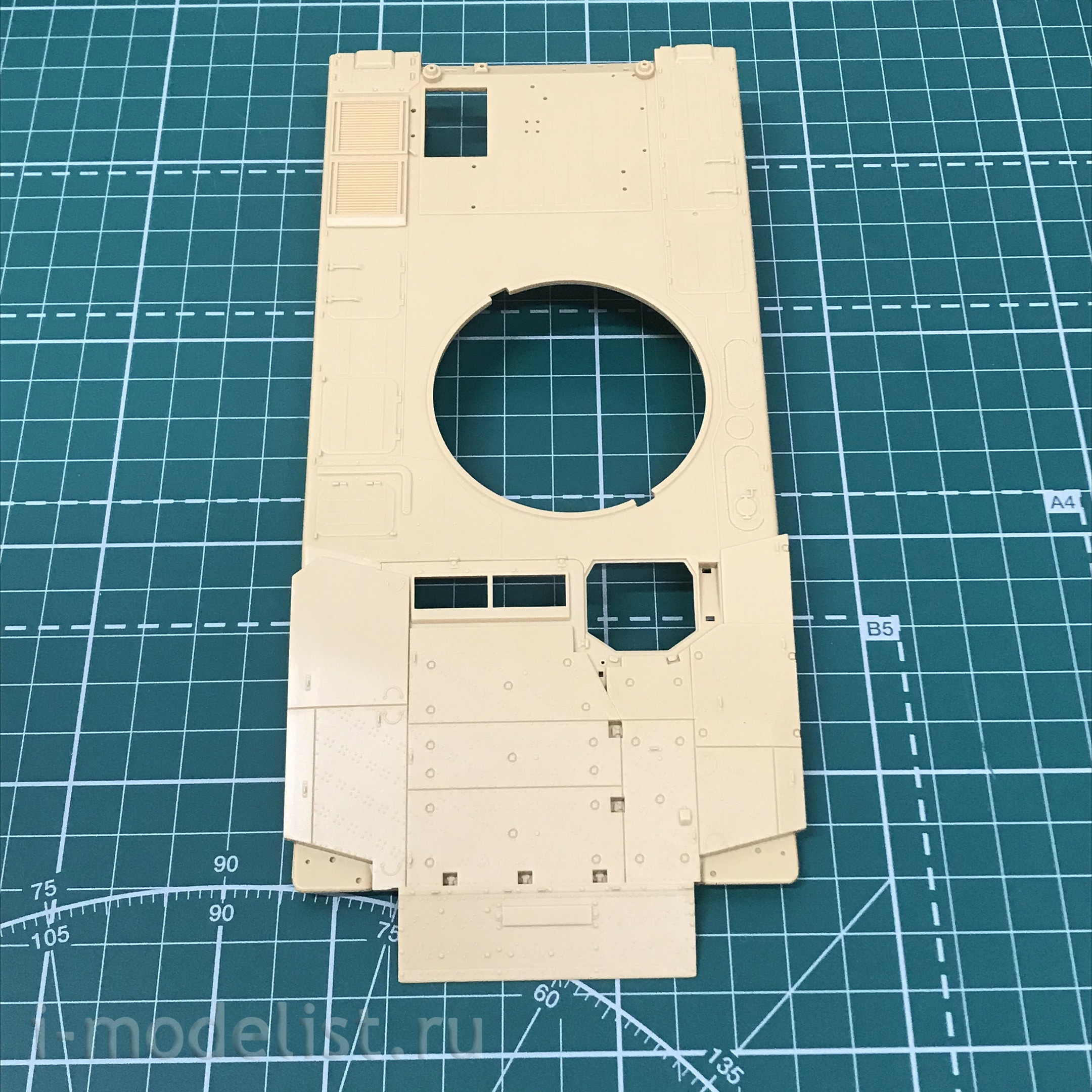 84508 HobbyBoss 1/35 Шведская ЗСУ LvKv 9040C