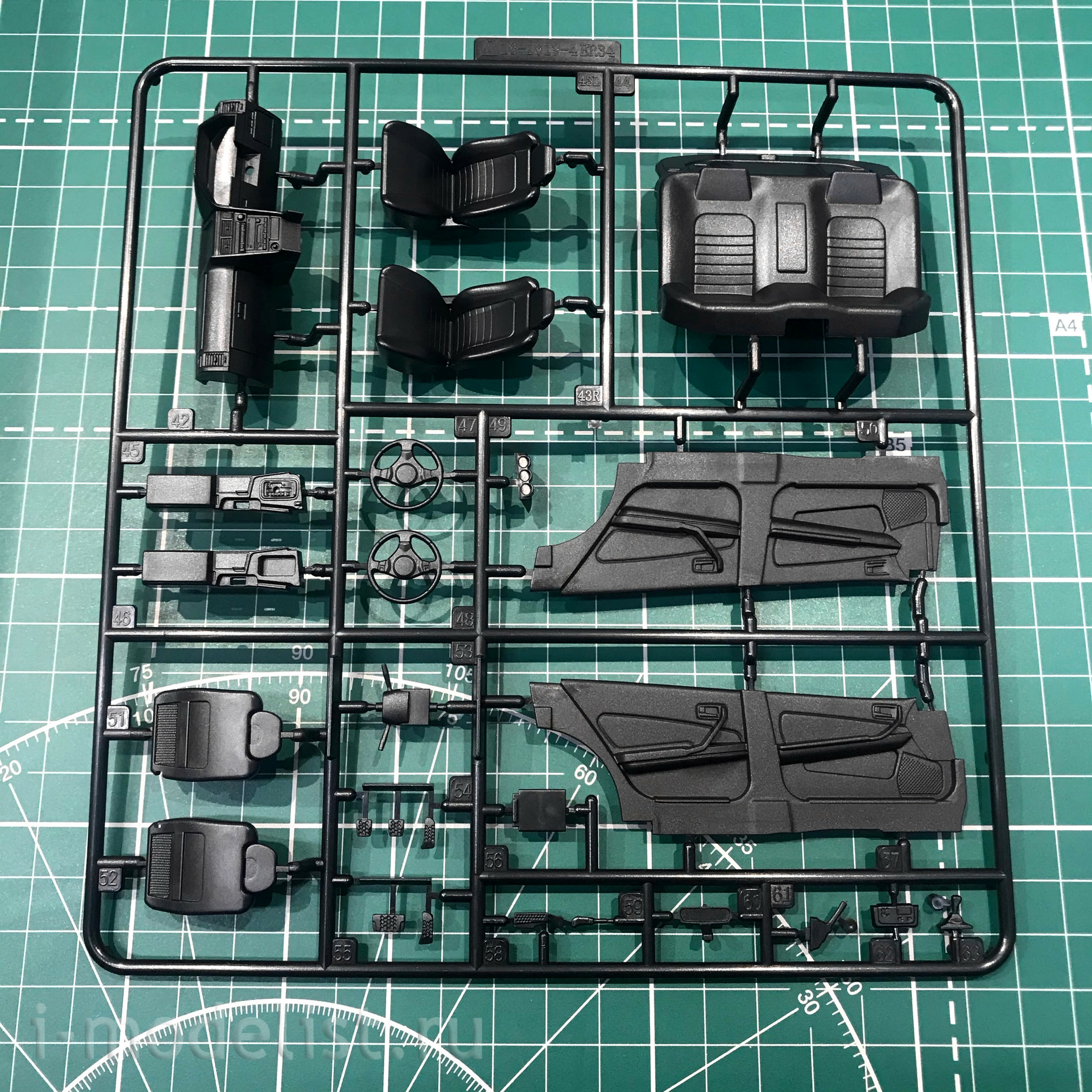 05534 Aoshima 1/24 Nissan Skyline ER34 Uras Type-R 01