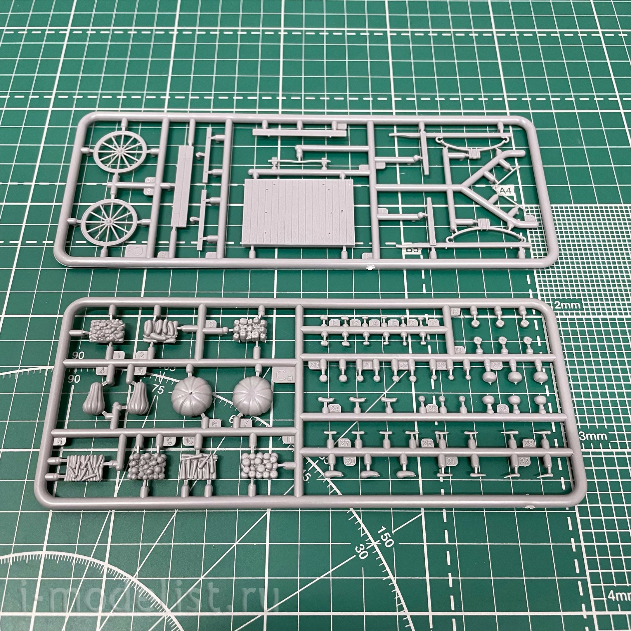 35623 MiniArt 1/35 Рыночная тележка с овощами