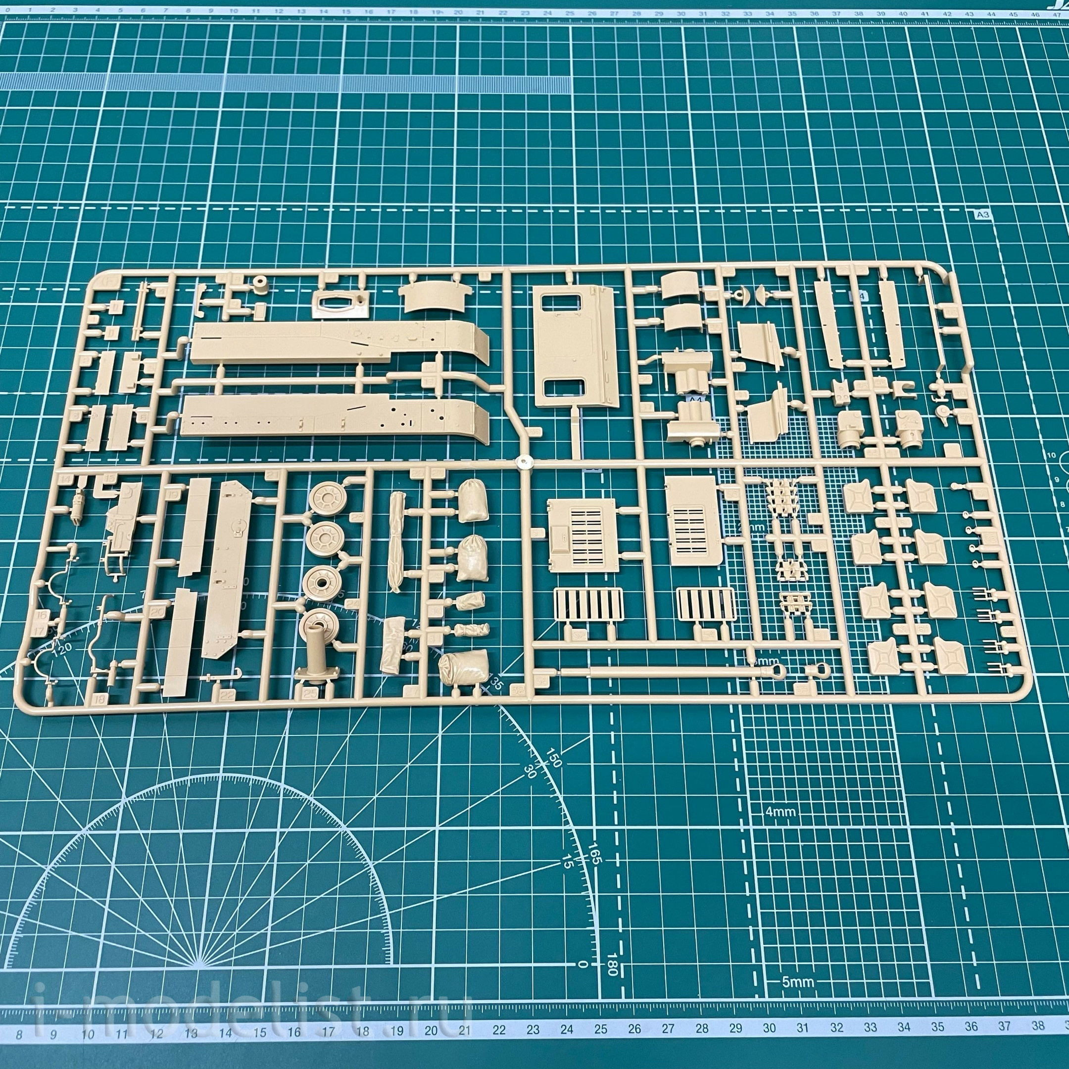 35378 Tamiya 1/35 Немецкий танк Panzerkampfwagen IV Ausf.G ранний (5 миниатюр)