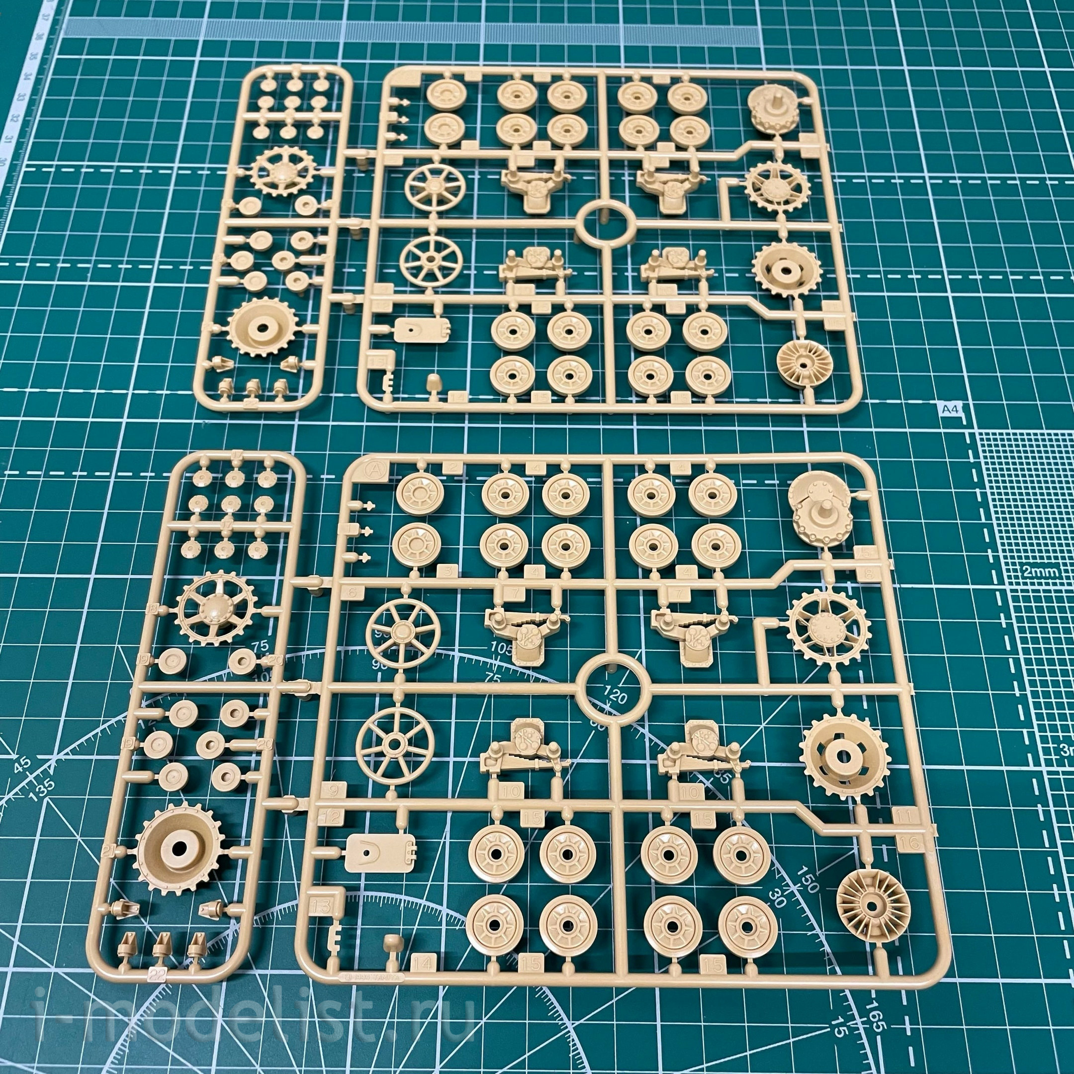35378 Tamiya 1/35 Немецкий танк Panzerkampfwagen IV Ausf.G ранний (5 миниатюр)