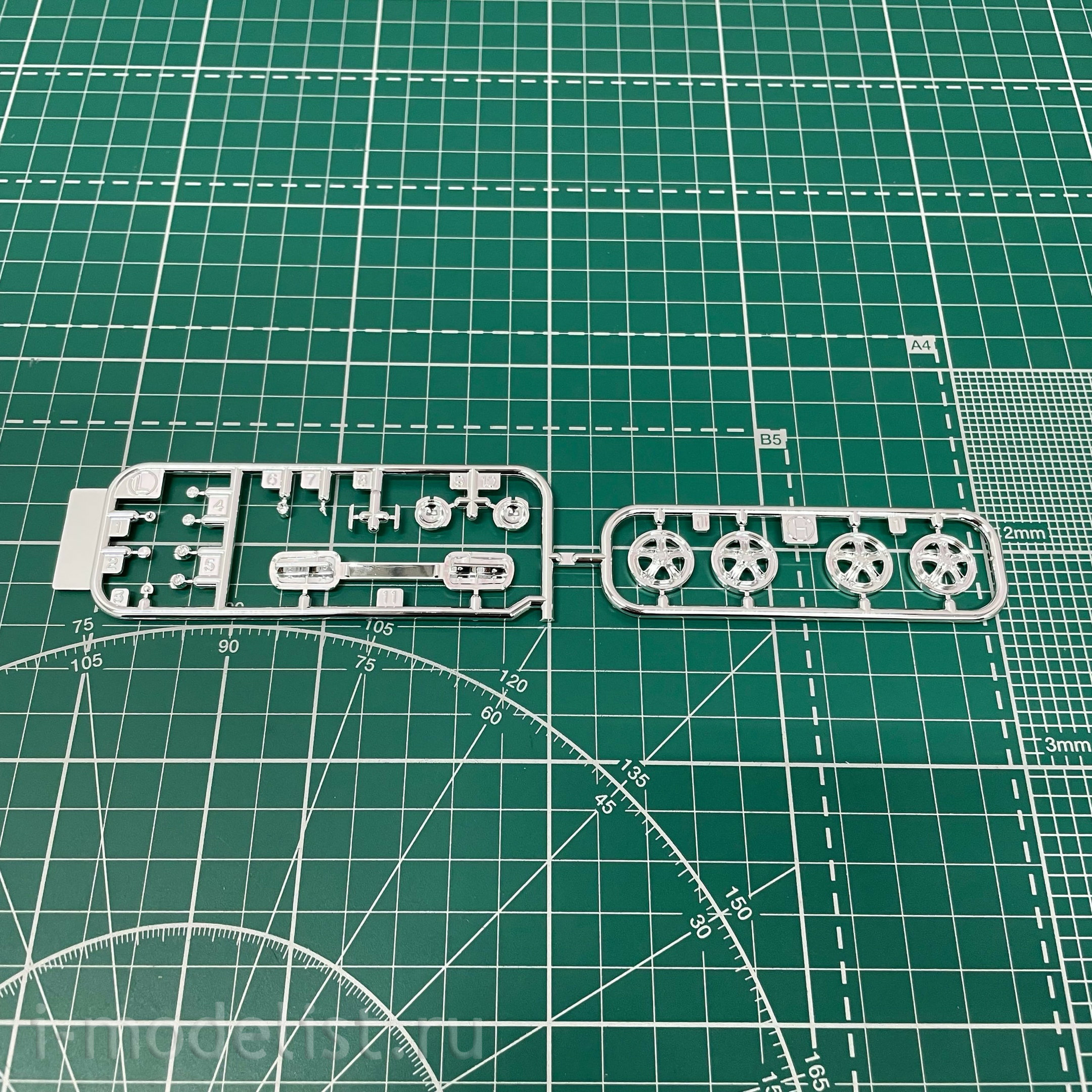 24360 Tamiya 1/24 Автомобиль Nissan Fairlady 240ZGT-R