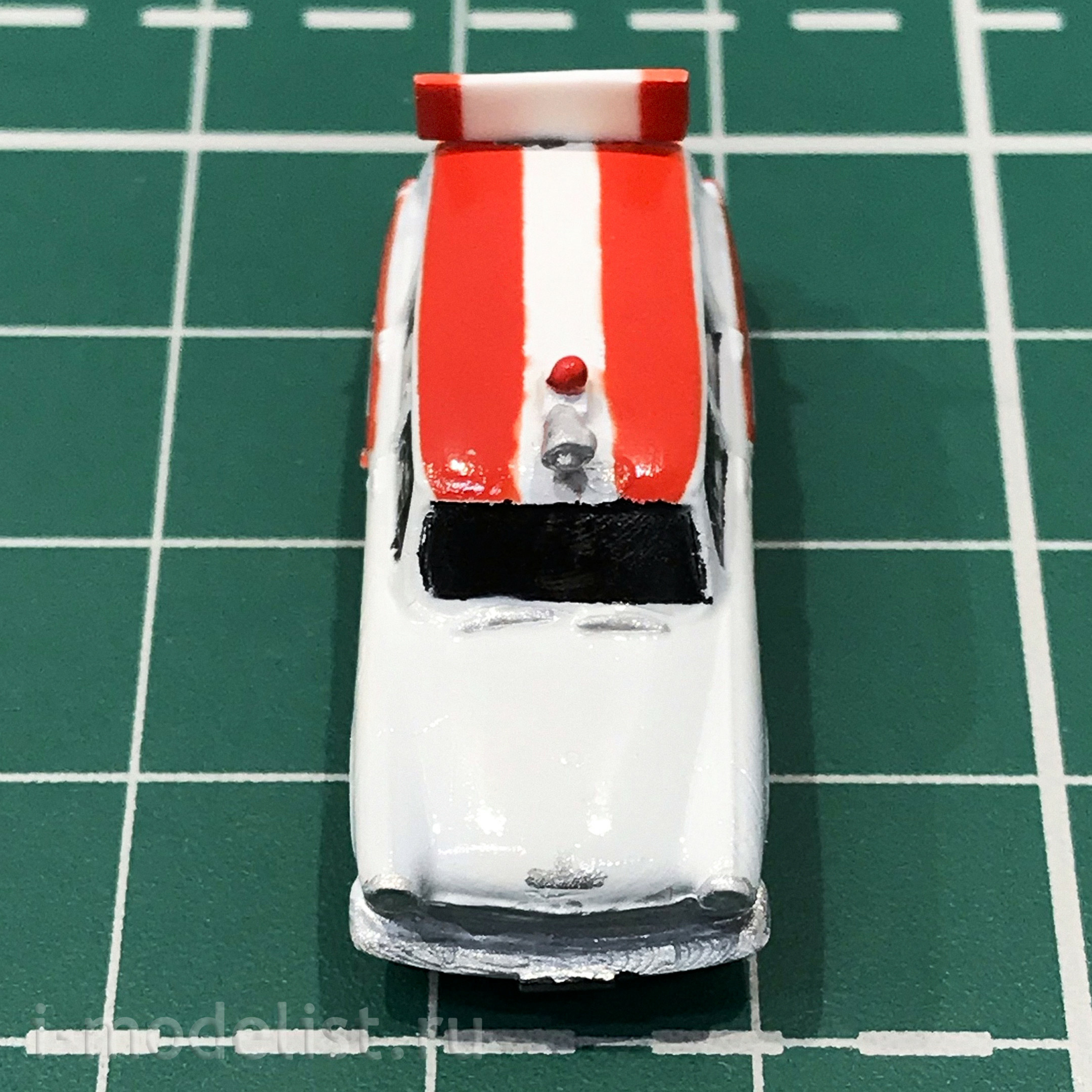 144001 Zebrano 1/144 Собранная и покрашенная модель Автомобиль М-22 Волга Follow Me