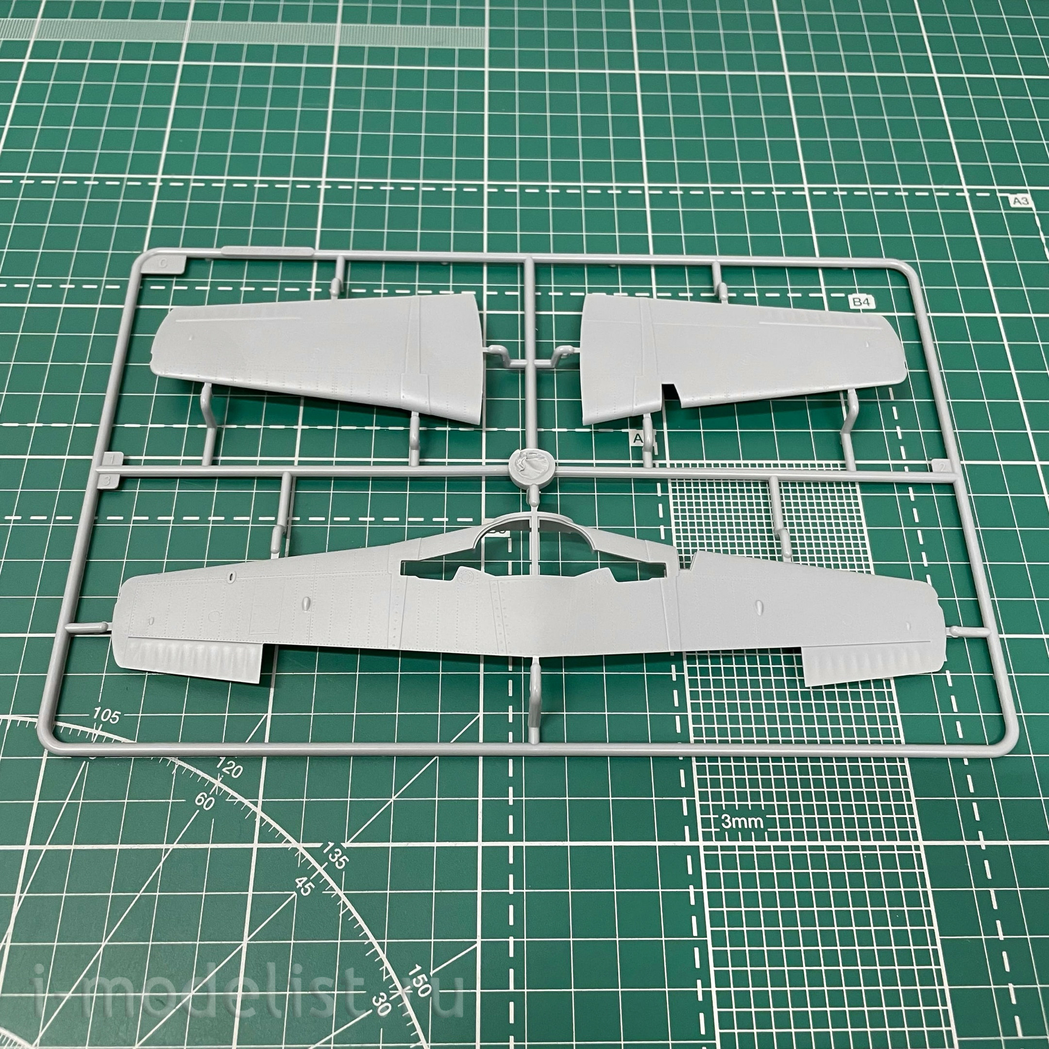 81760 HobbyBoss 1/48 Советский истребитель Лавочкин-11