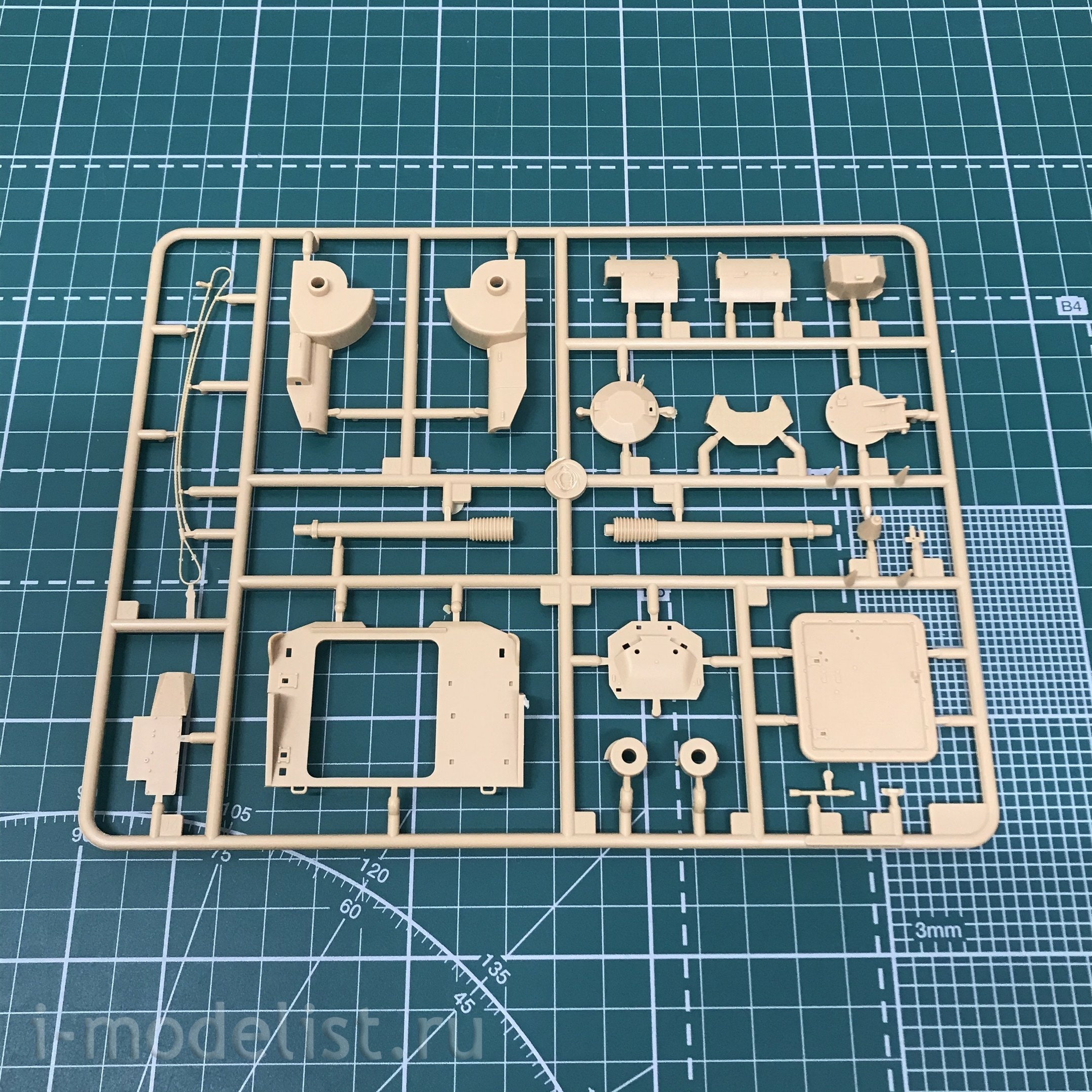 84508 HobbyBoss 1/35 Шведская ЗСУ LvKv 9040C